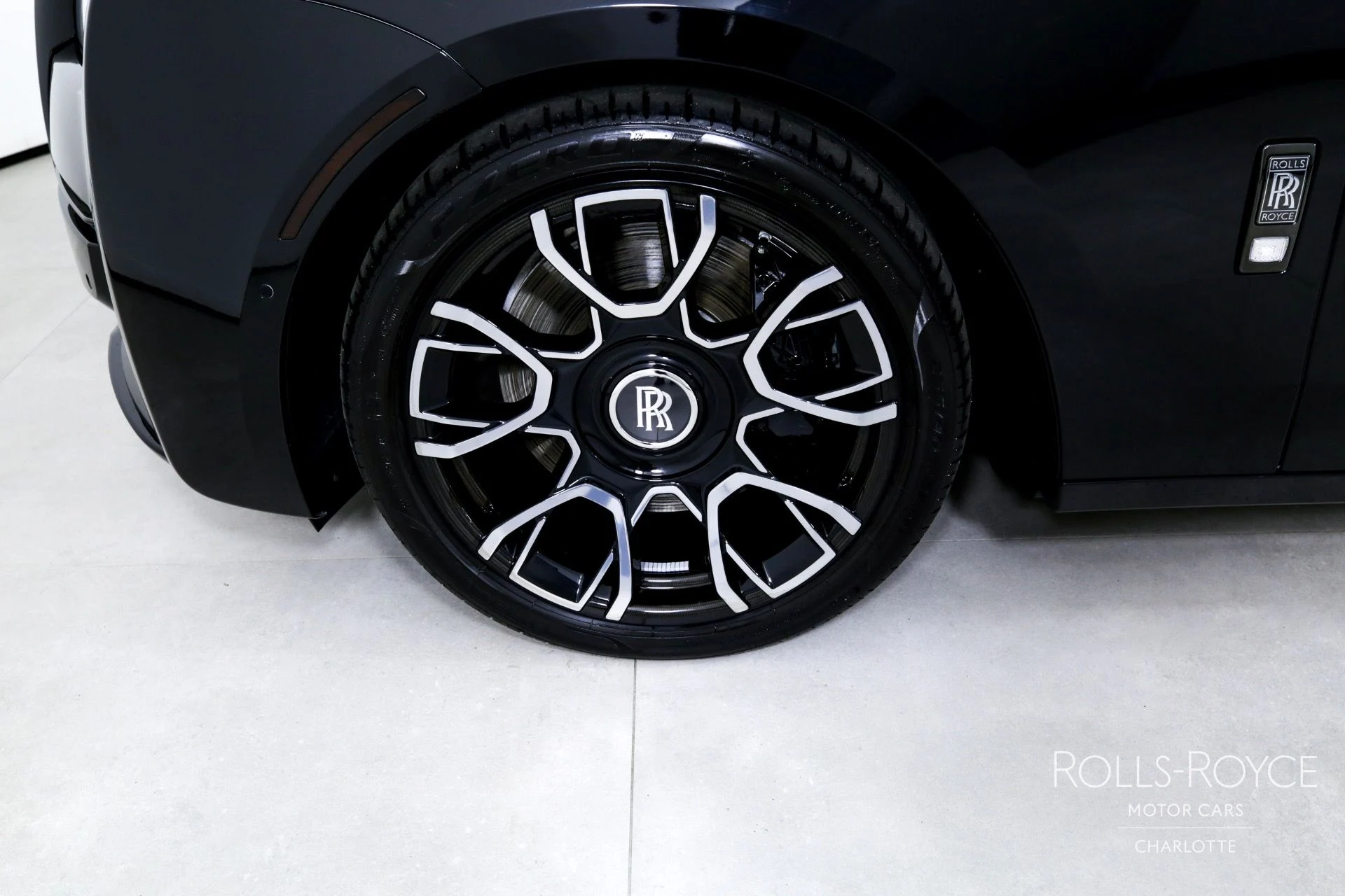 mph038_2888183906_Used_2022_Rolls_Royce_Black_Badge_Ghost_1713469379_01c29469a6