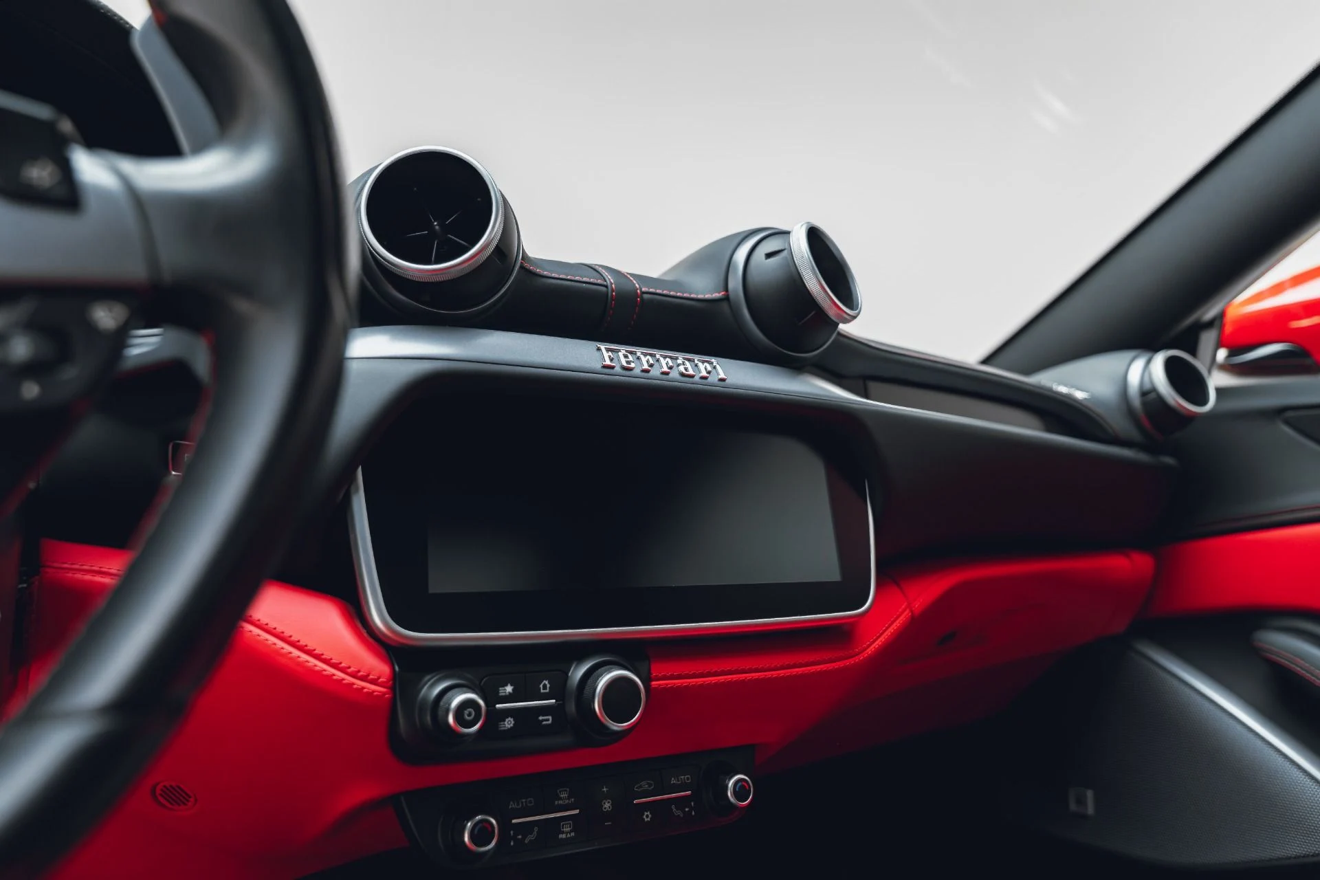 mph038_2898549556_Used_2019_Ferrari_Portofino_1781556082_e784de51cb