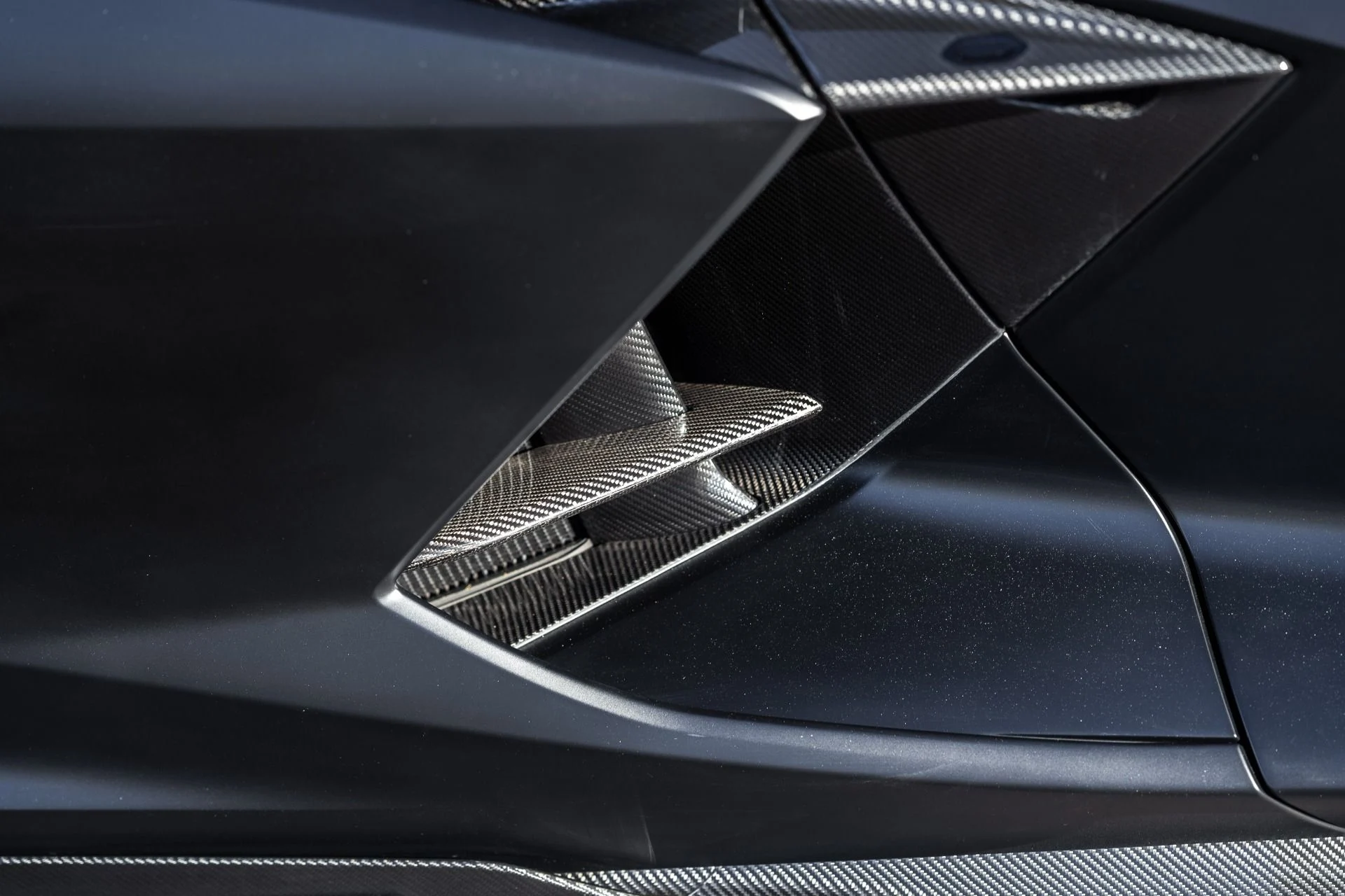mph038_2900628964_Used_2025_Lamborghini_Revuelto_1791313087_30f126b35b