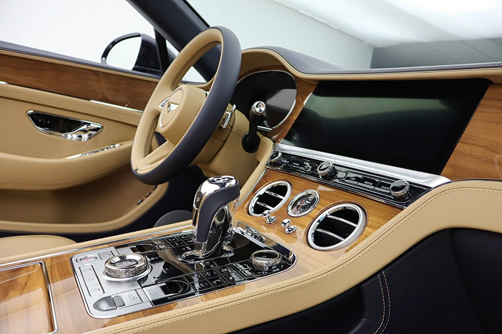 mph038_2905322524_New_2026_Bentley_Continental_GTC_7f0b3a98bc