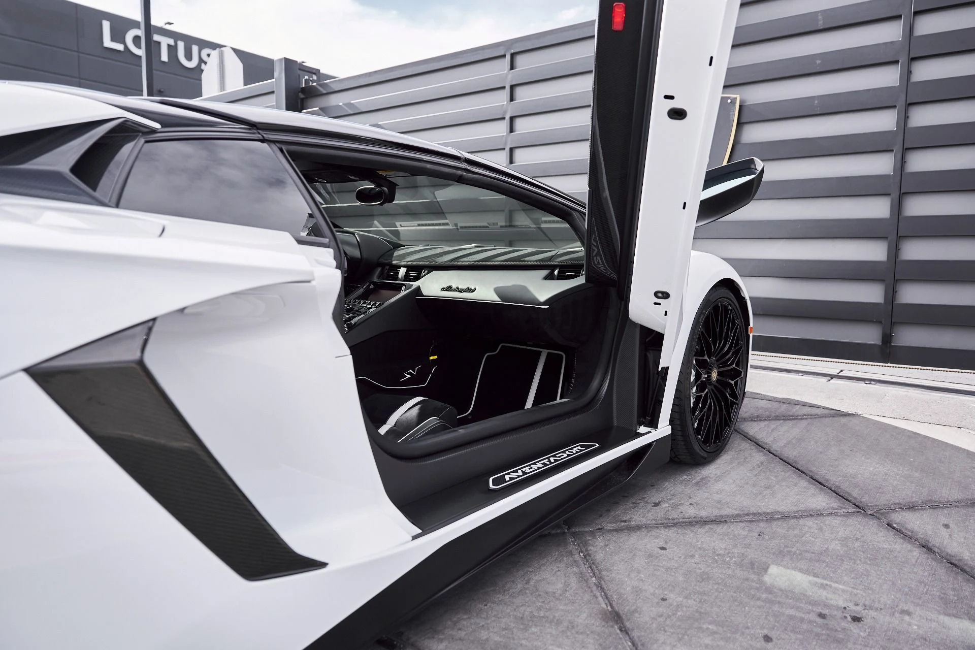 mph038_294245859_Used_2017_Lamborghini_Aventador_LP_750_4_Super_Veloce_1768358704_7b4601d23a