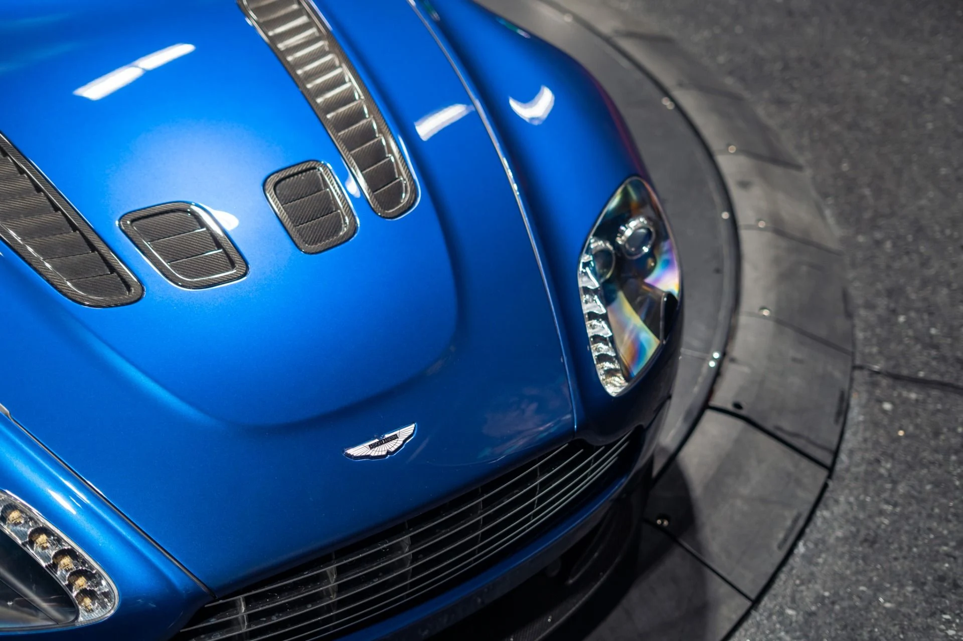 mph038_2962580738_Used_2011_Aston_Martin_V12_Vantage_Manual_Transmission_Aviemore_Blue_1785170153_3a3f7bb7a9