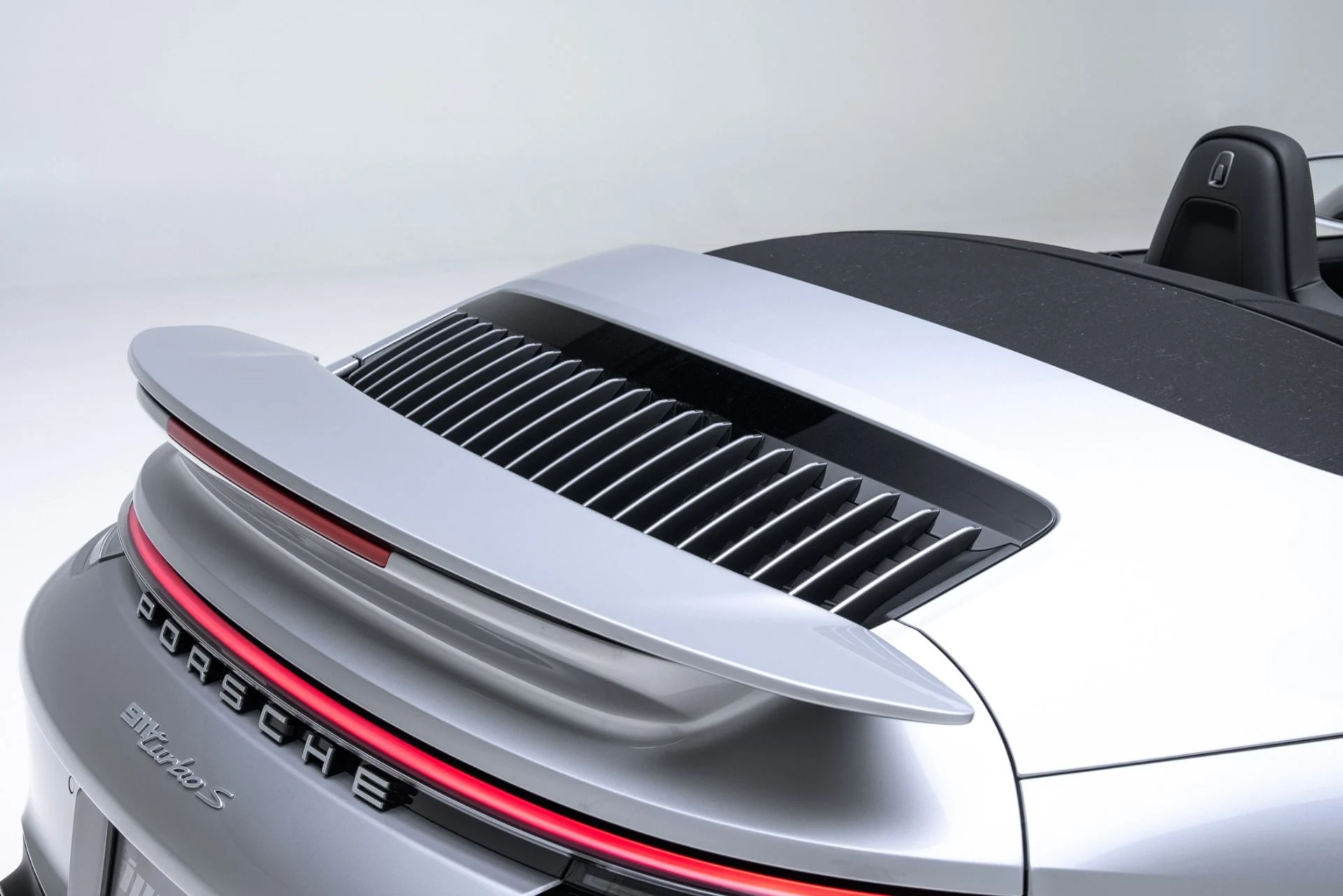 mph038_2982320207_Used_2025_Porsche_911_Turbo_S_1772494220_d3c7573d7b