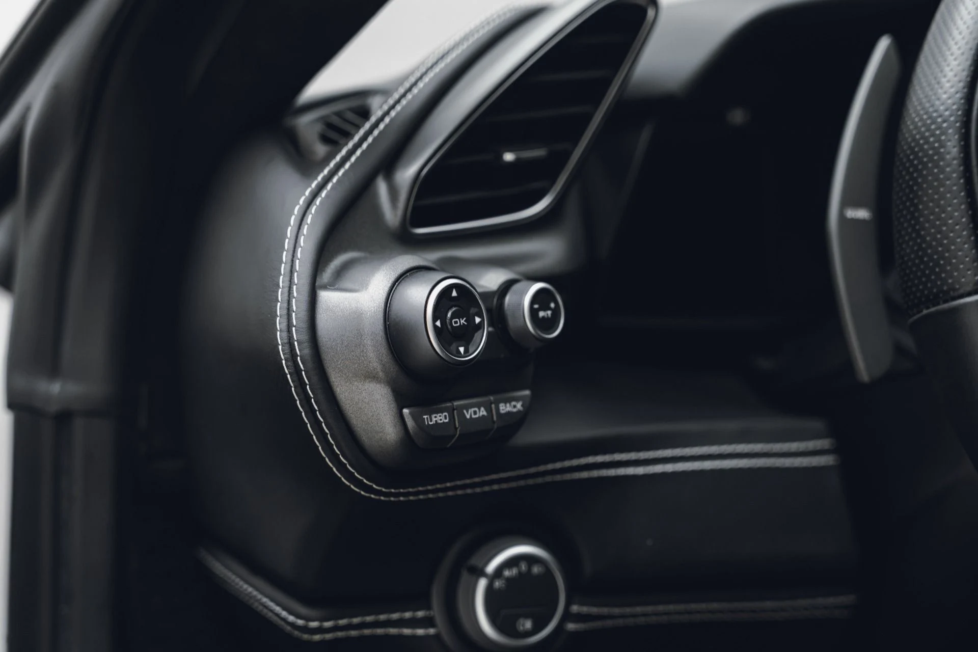 mph038_2996356722_Used_2018_Ferrari_488_GTB_1781823537_64621b0d40