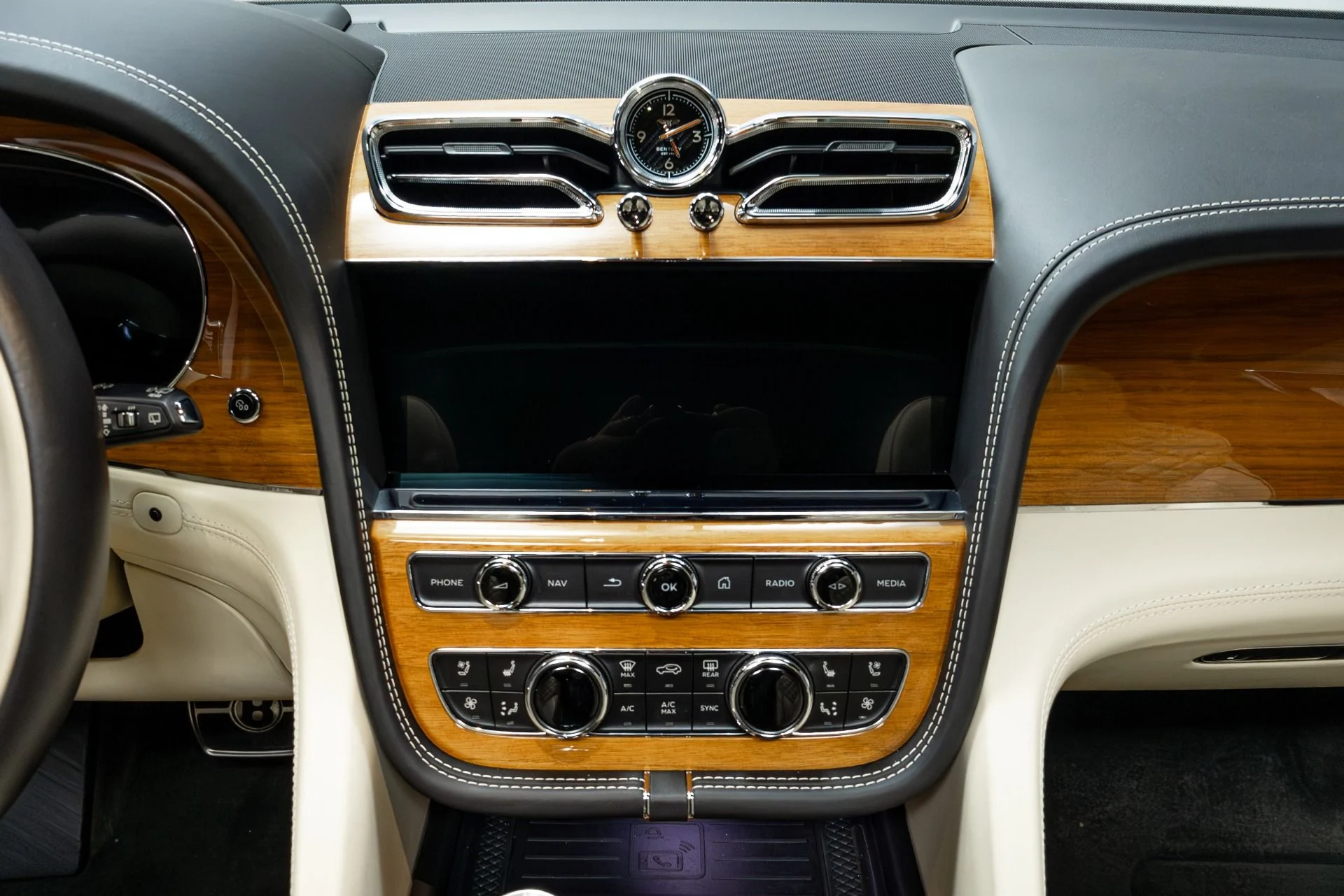 mph038_3003939961_Used_2021_Bentley_Bentayga_V8_First_Edition_1776782316_2679258aa5