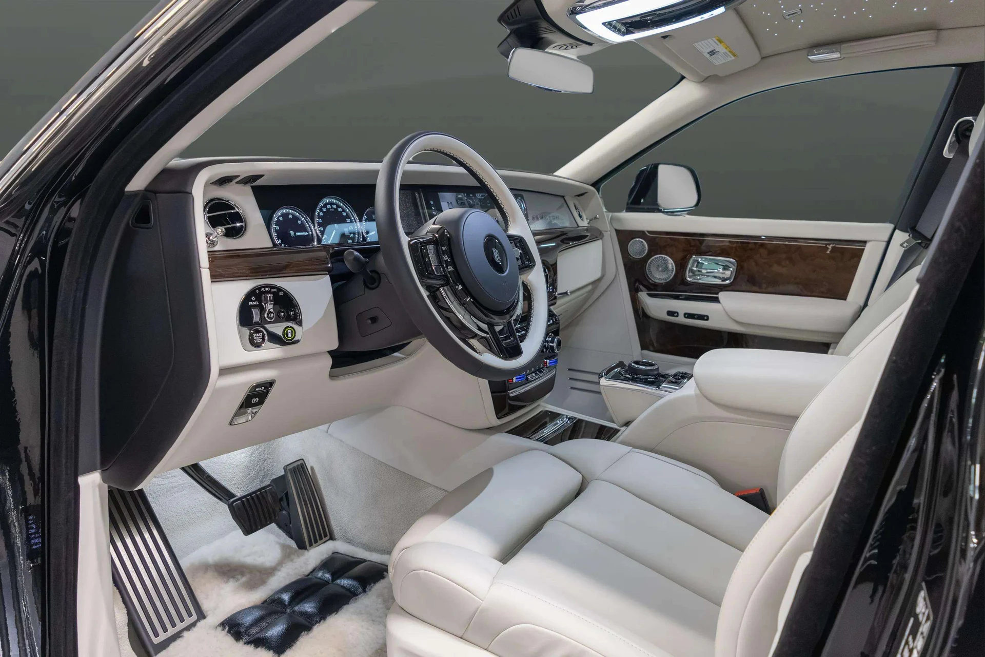 mph038_3011880830_8cd4917d_4060_4992_92aa_99561ce38913_202420_Rolls_Royce20_Phantom20_Extended20_Wheelbase2028_SCATT_8_C02_RU_22331429_39_3dfba875c3