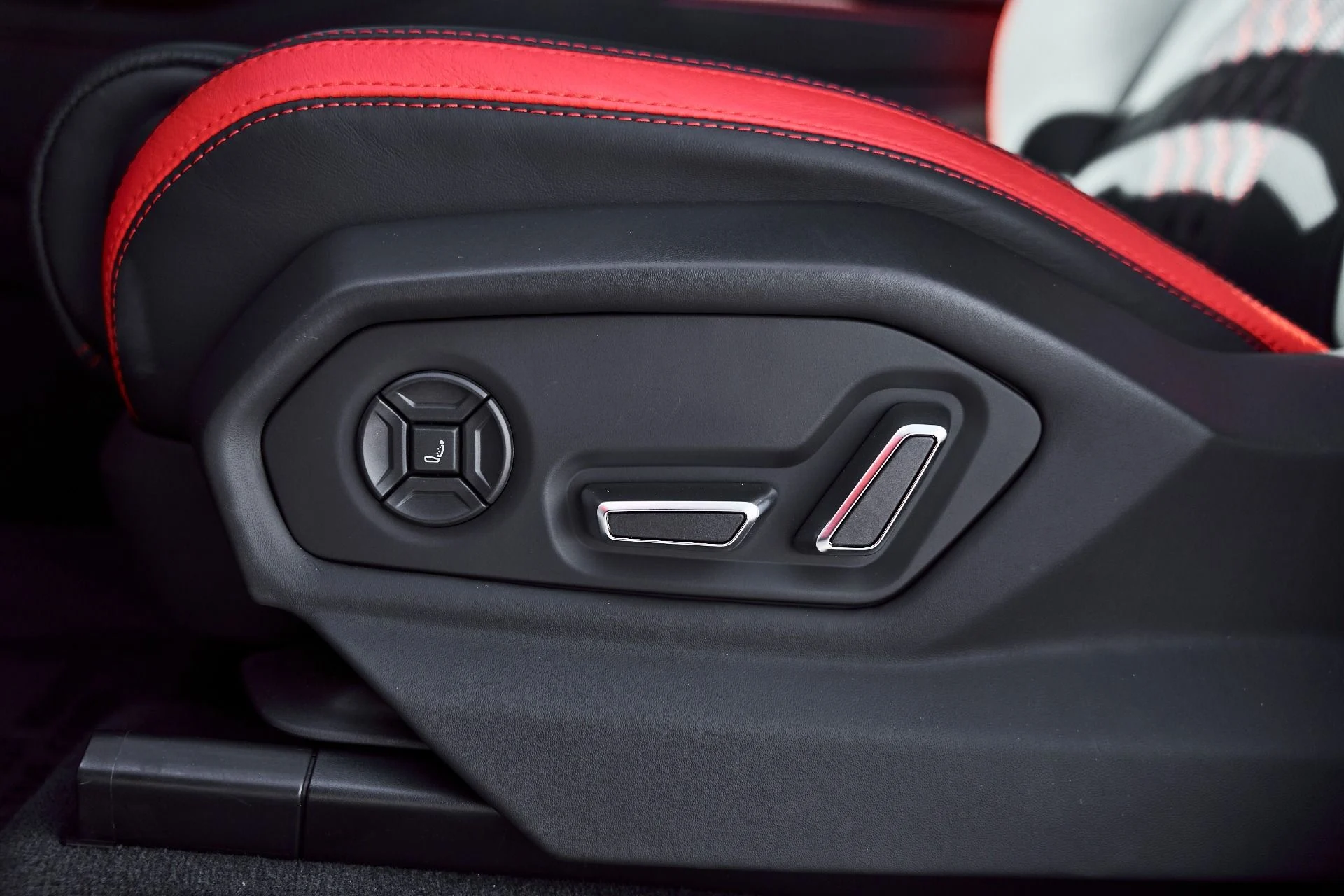 mph038_3041757588_Used_2023_Lamborghini_Urus_S_1780535989_408a5ef5ee