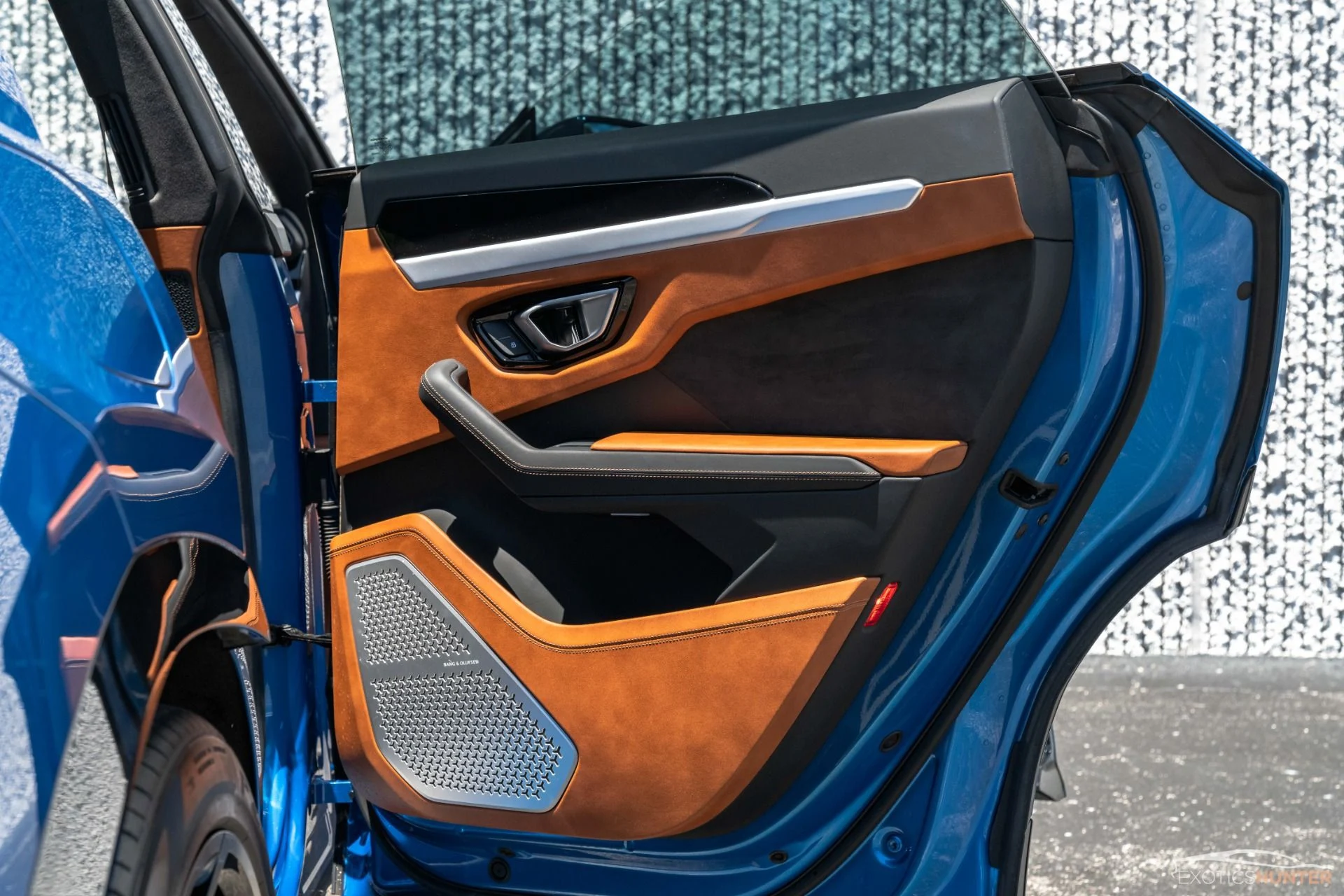 mph038_3045718809_Used_2019_Lamborghini_Urus_HIGH_266_K_Sticker_w_EVERY_Desirable_Option_1683572182_9651dd3e1b