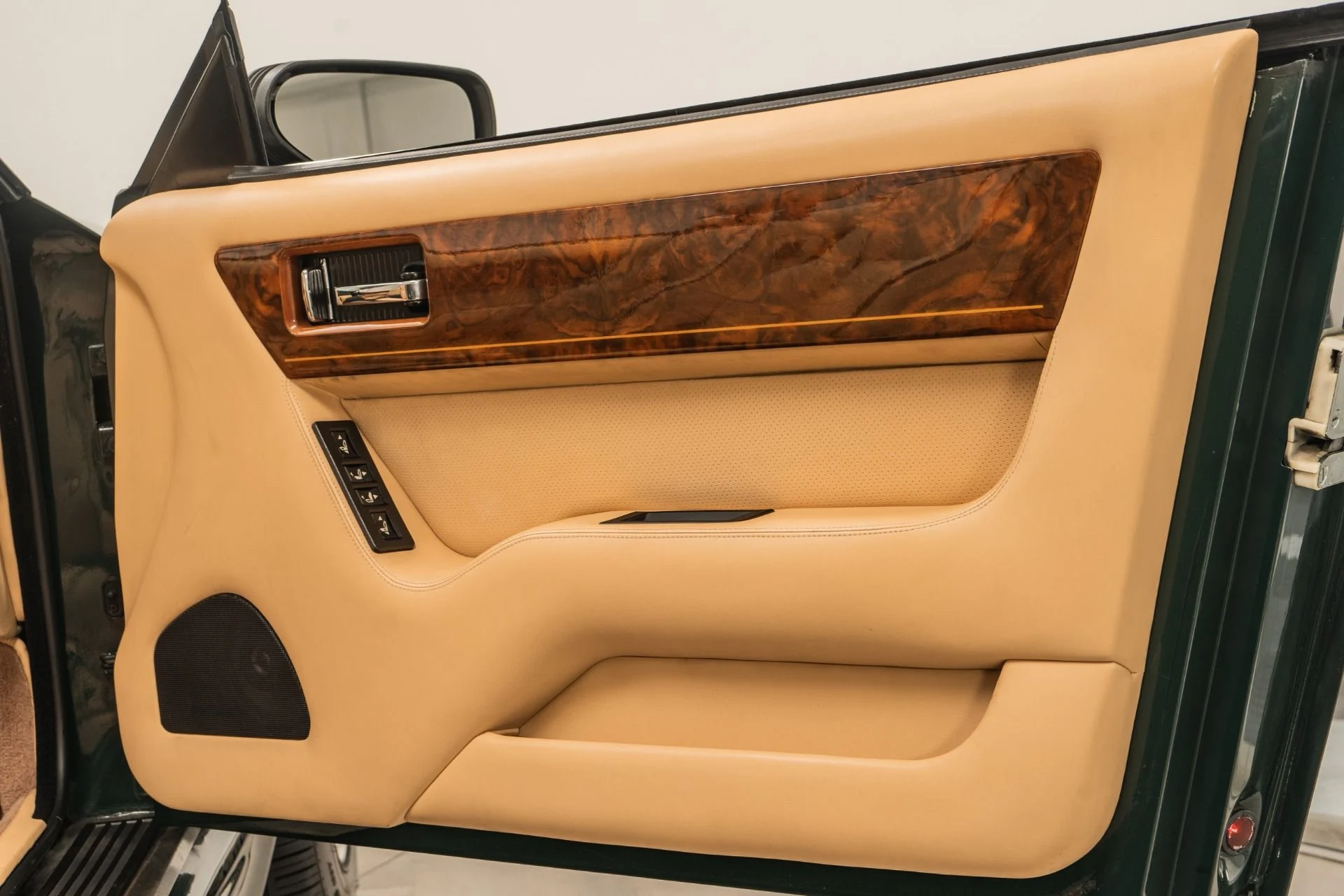 mph038_3053943463_Used_1993_Aston_Martin_Virage_Volante_63_Cosmetic_Widebody_1_of_13_Built_Extremely_Original_1755628836_724ef4044c