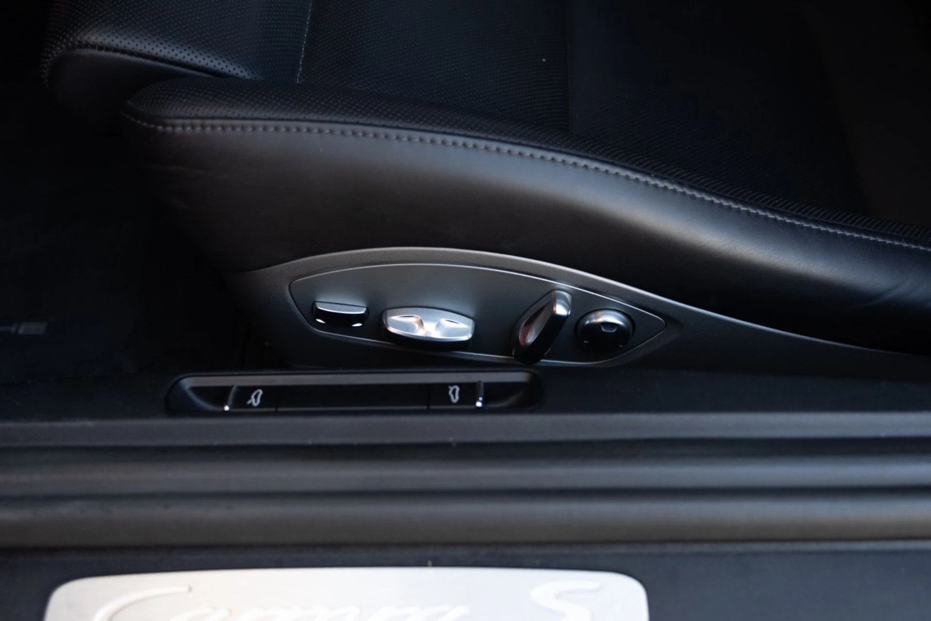 mph038_3057026281_Used_2018_Porsche_911_Carrera_S_1791833797_ed6a9059e5