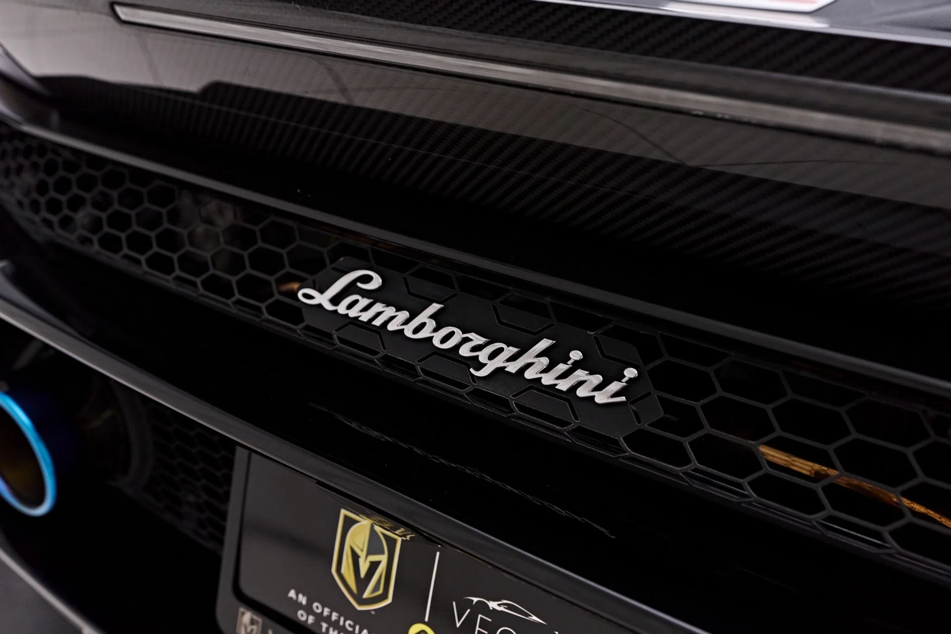 mph038_3073841986_Used_2021_Lamborghini_Huracan_EVO_Base_1758314669_8add4e3b05