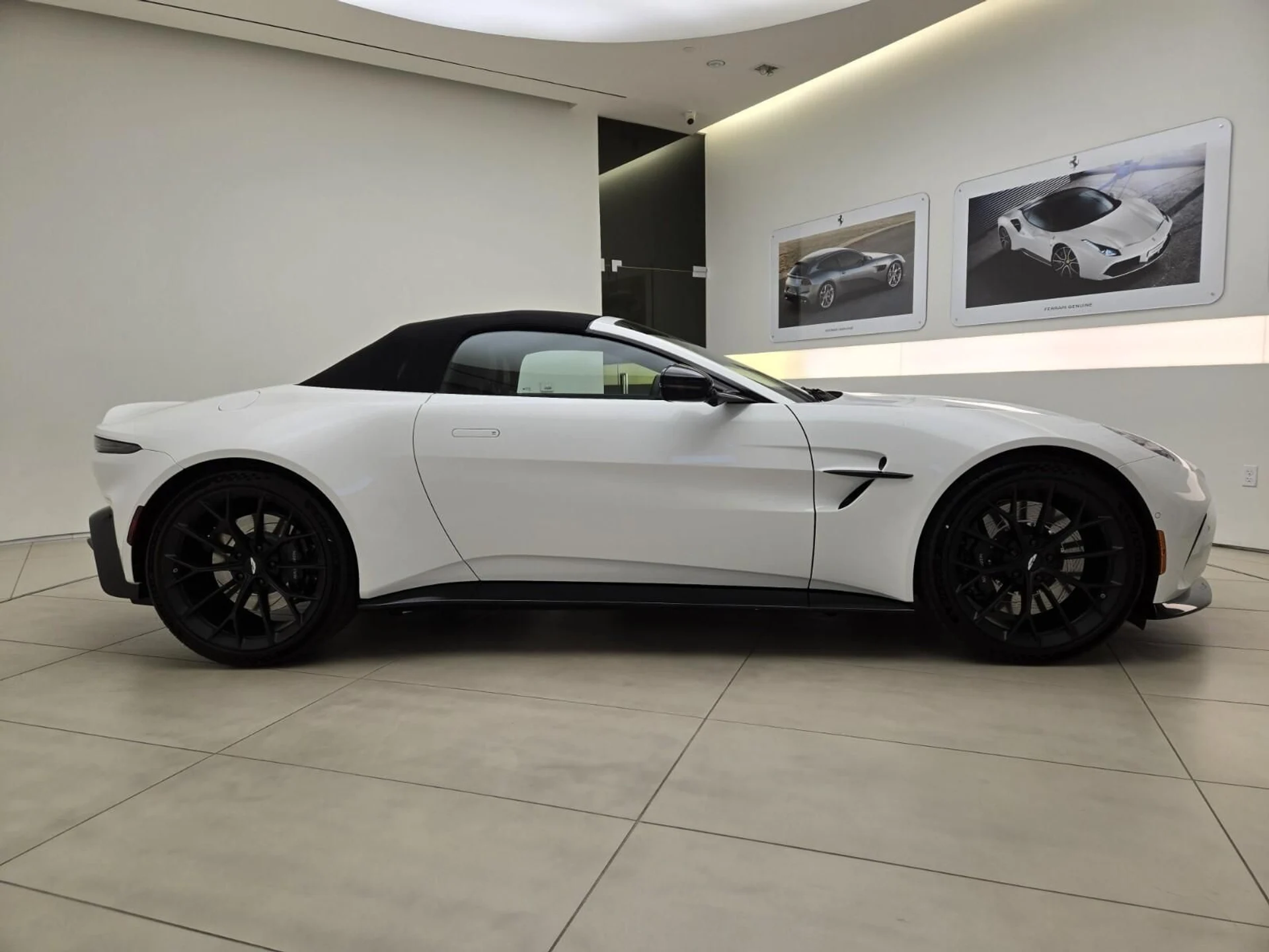 mph038_3076687273_New_2026_Aston_Martin_Vantage_1759816410_ed0ccde9f7