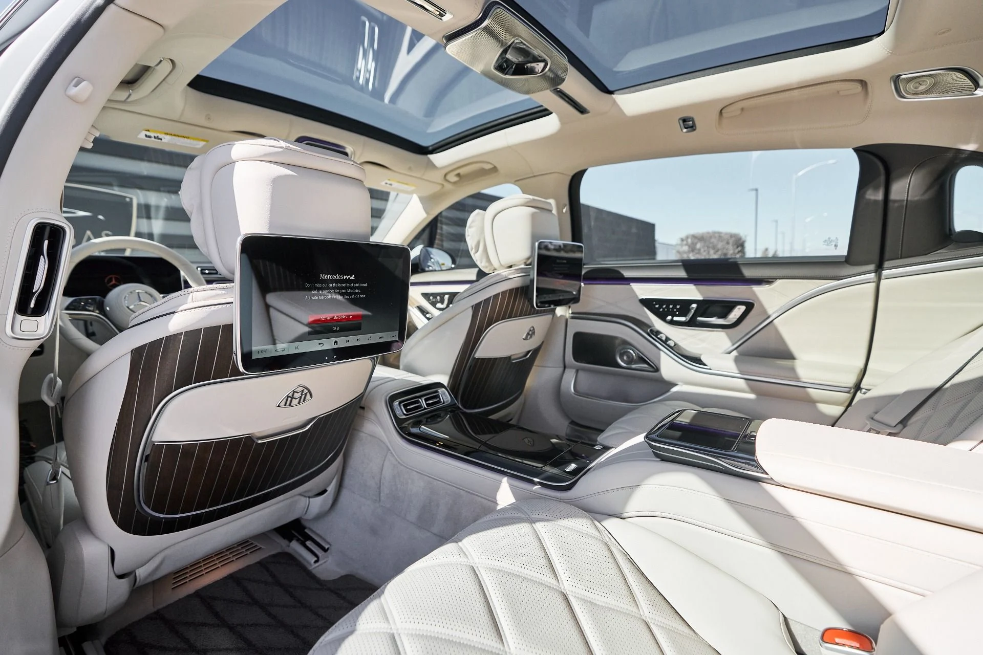 mph038_3079552272_Used_2025_Mercedes_Benz_S_Class_Maybach_S_680_1761611098_964532441a