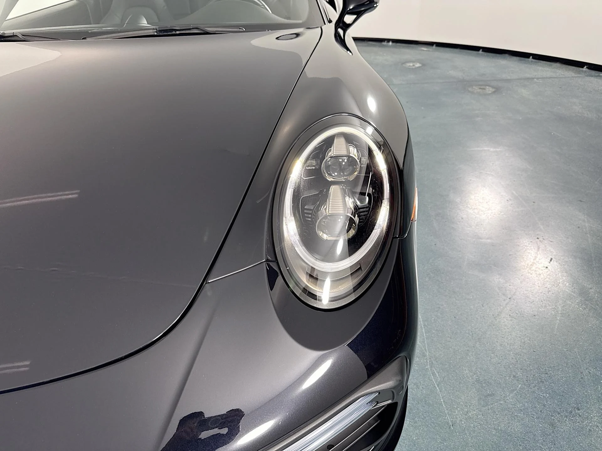 mph038_3080259542_Used_2019_Porsche_911_Turbo_S_1782334253_3899889268