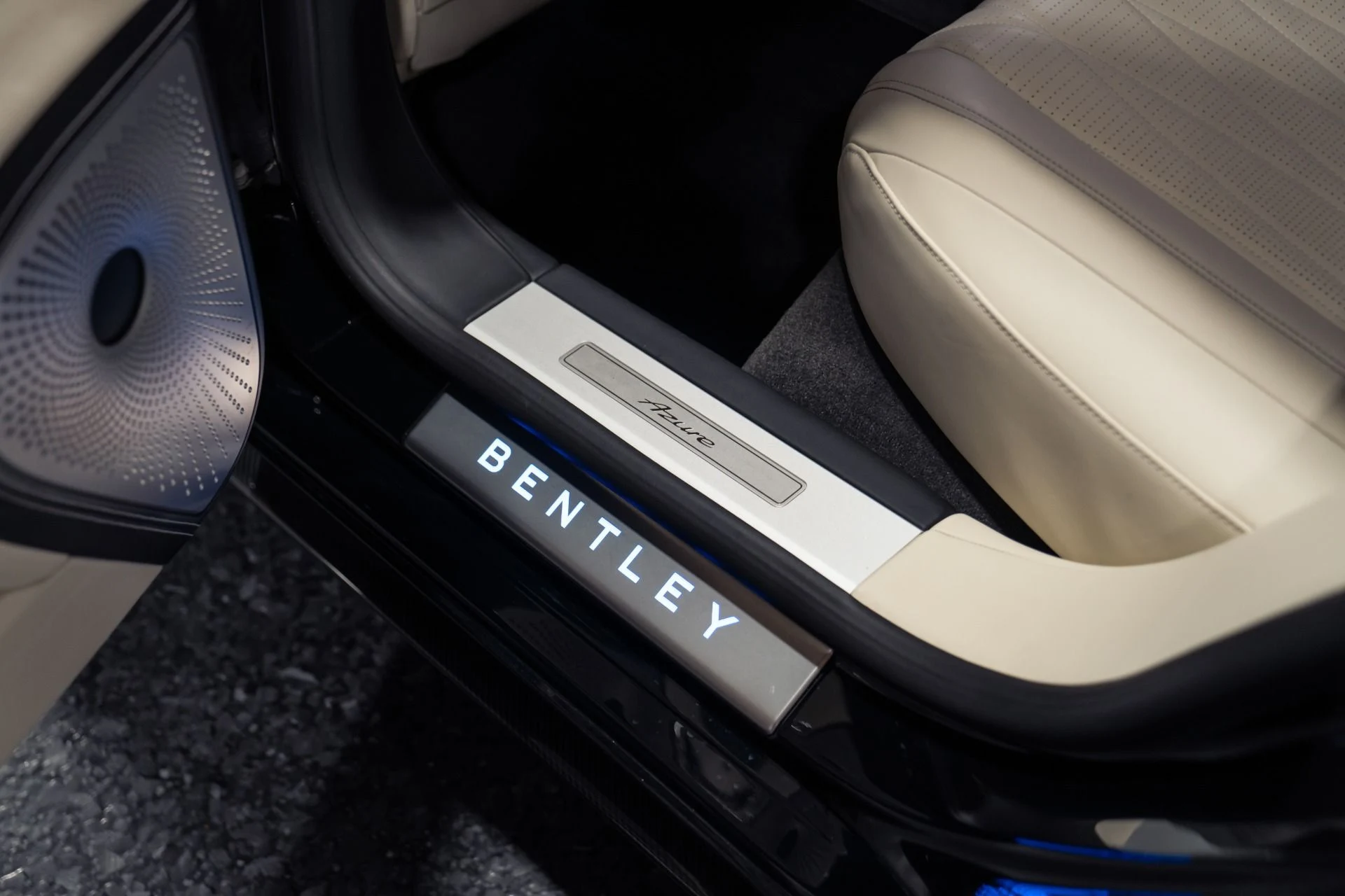 mph038_3083019174_Used_2023_Bentley_Flying_Spur_Azure_1787341097_7f797cd883