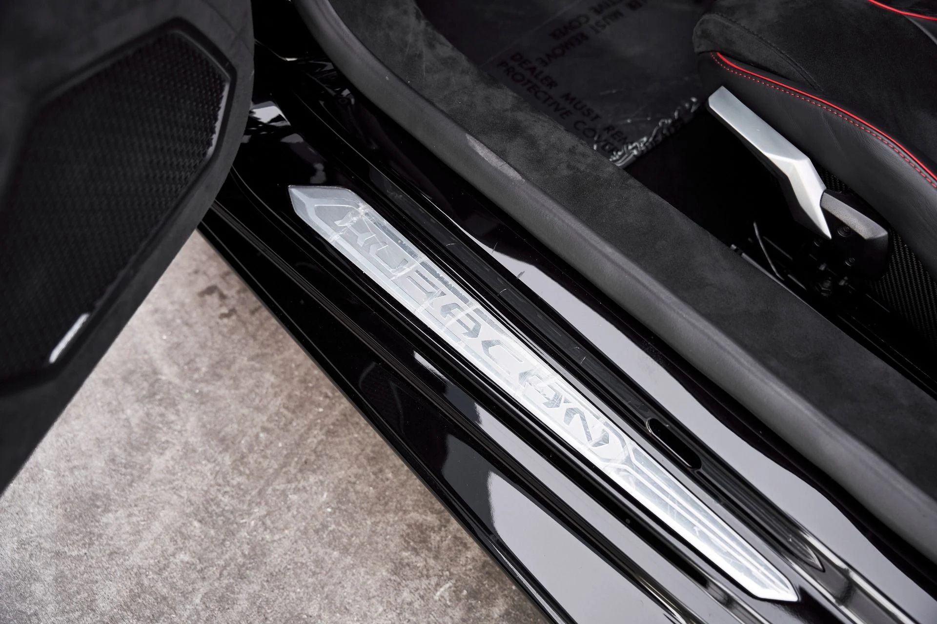 mph038_3110683122_Used_2023_Lamborghini_Huracan_Tecnica_Base_1766269054_58c36e4740