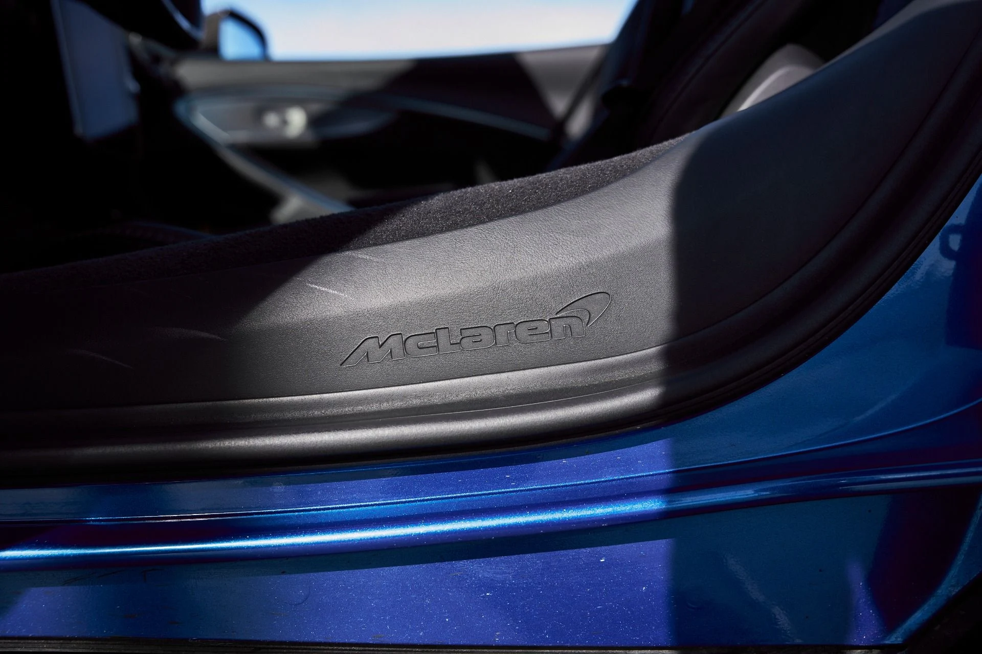 mph038_3126131199_Used_2025_Mc_Laren_Artura_1769567641_bad89a1892