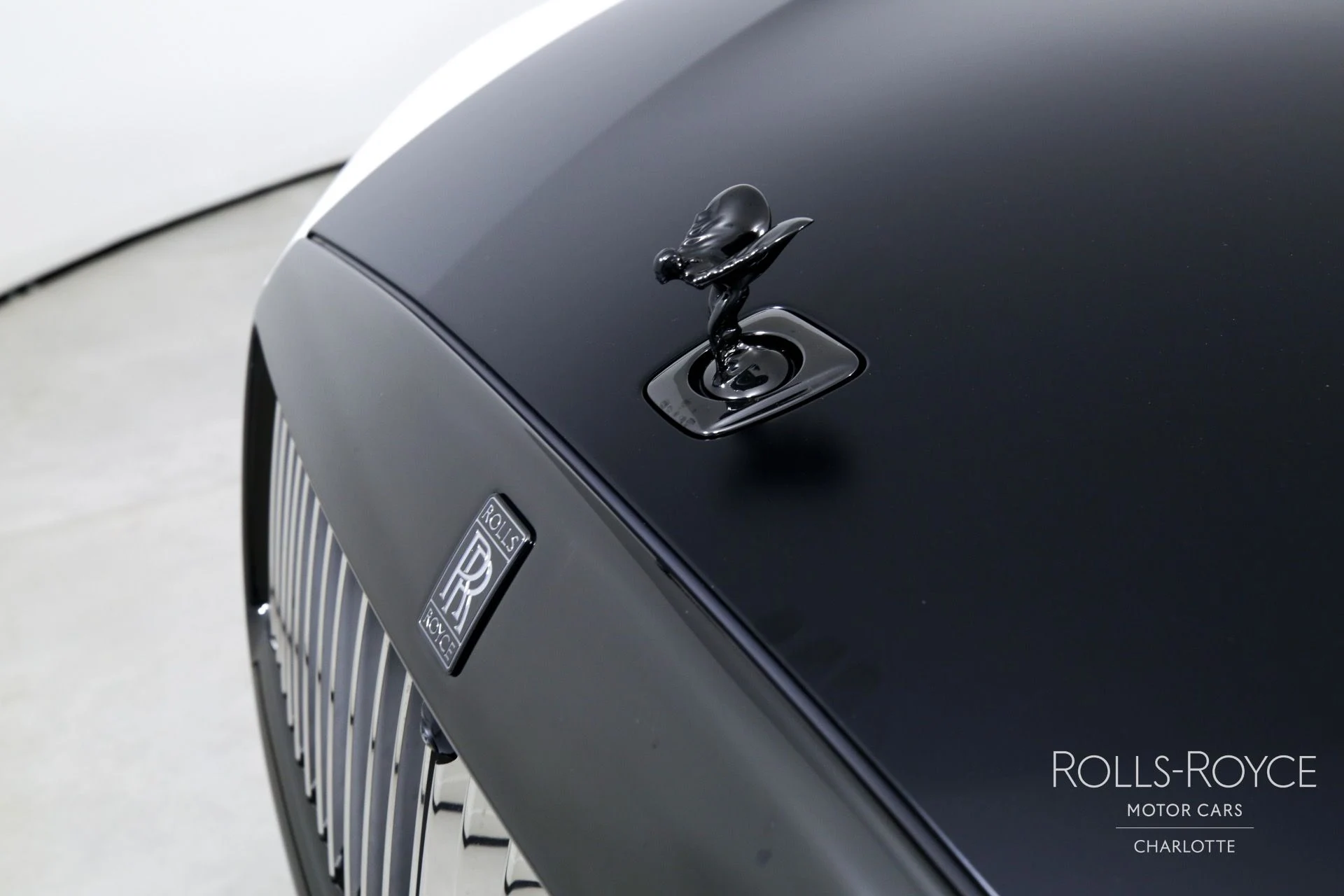 mph038_3126183027_Used_2025_Rolls_Royce_Black_Badge_Spectre_1747773130_22ee7f7049