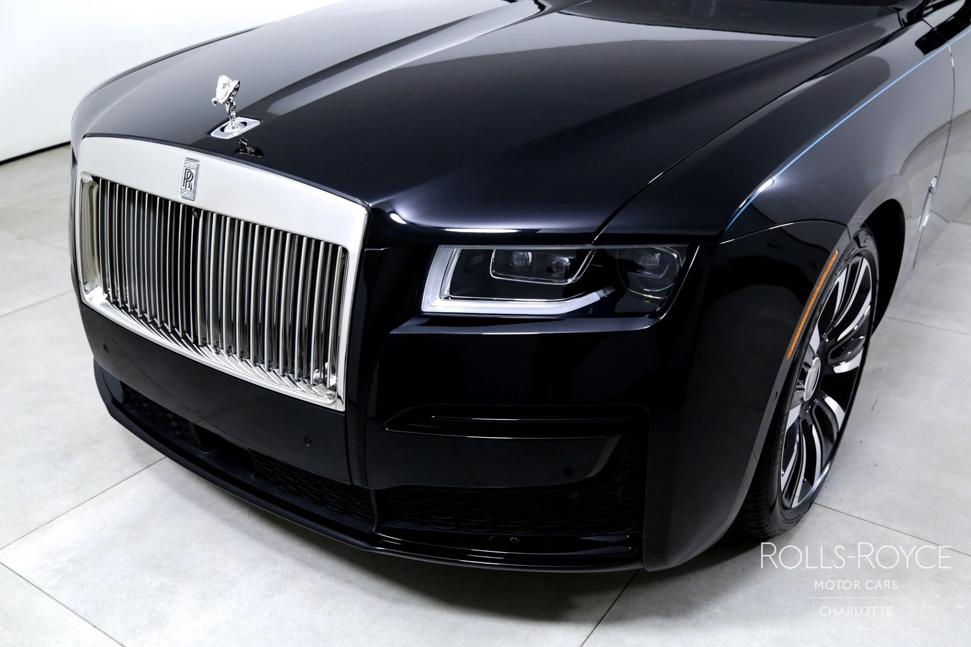 mph038_3130932555_Used_2024_Rolls_Royce_Ghost_1746461568_23c51c919d