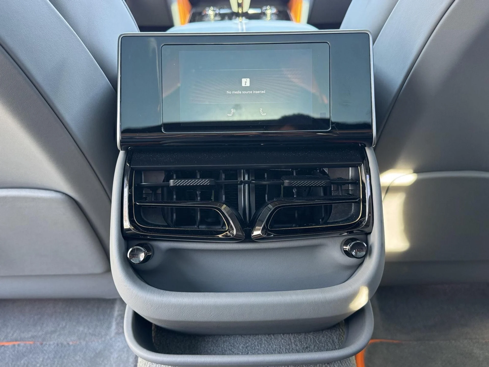 mph038_3131502360_c0c8b86b8777c0445b5dc68085076a93_8e371ea726