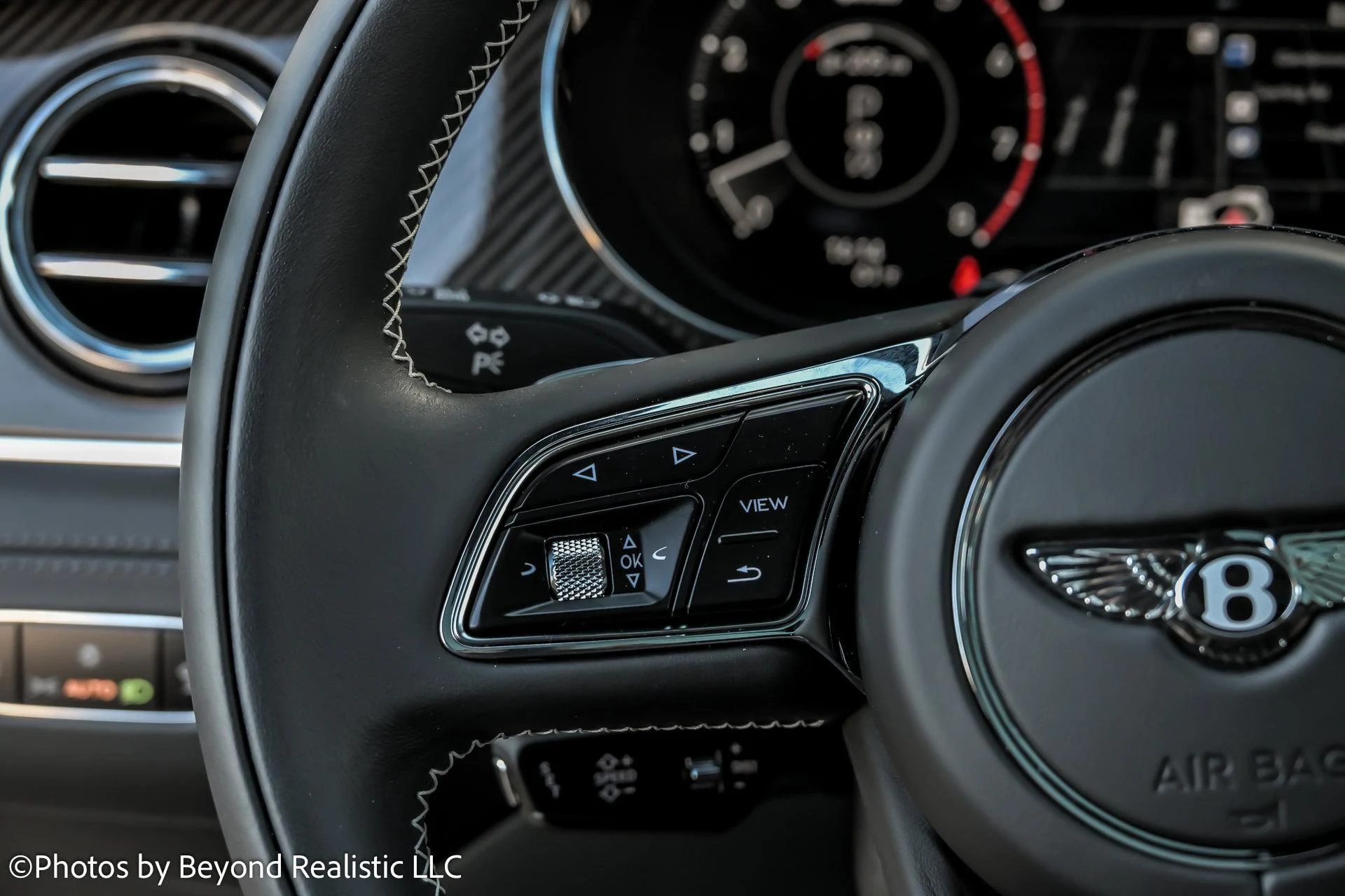 mph038_3138234573_Used_2024_Bentley_Bentayga_Azure_1762420110_fcf705d0a9