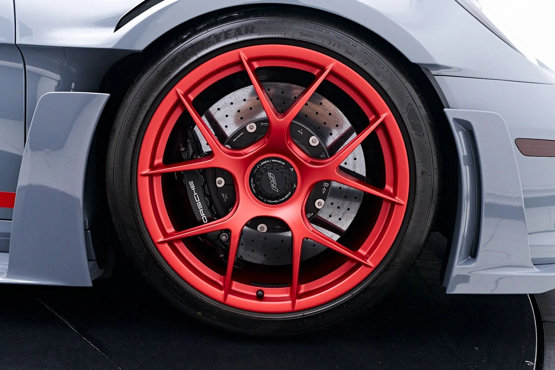 mph038_3150838928_Used_2024_Porsche_911_GT_3_RS_1740854858_83a84478a6