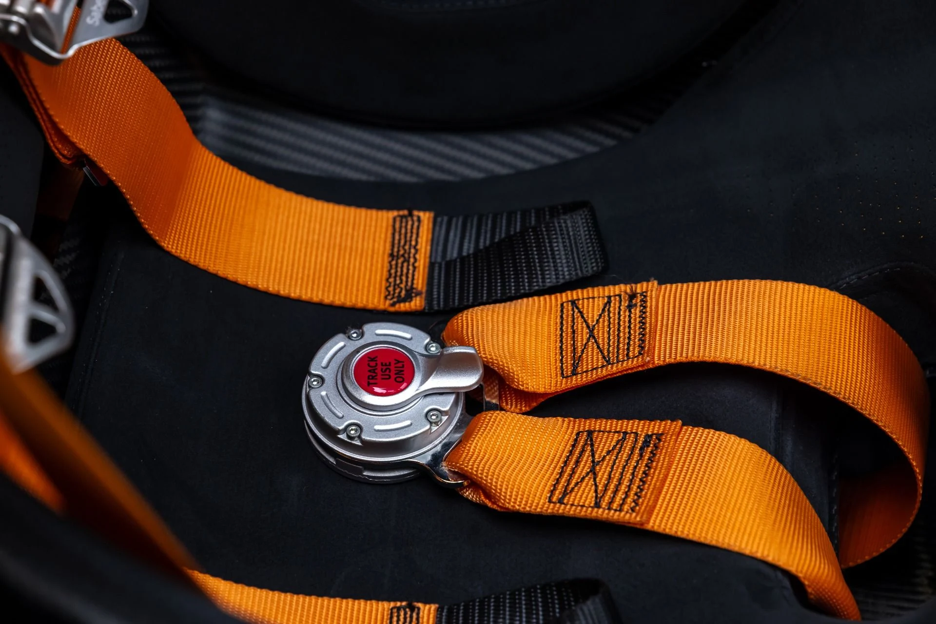 mph038_3153349120_13122_p39_l_23723a8030