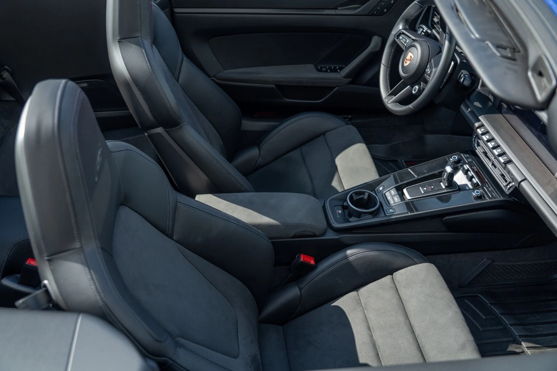 mph038_3157936726_Used_2024_Porsche_911_Carrera_GTS_1761603094_aeba93e704