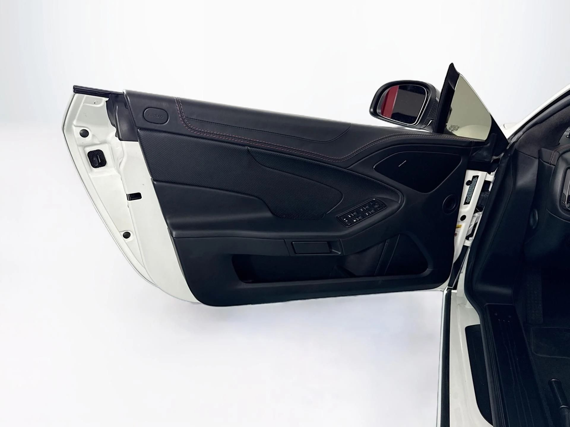 mph038_3163339516_Used_2015_Aston_Martin_Vanquish_Volante_1782334110_feb2f476b0
