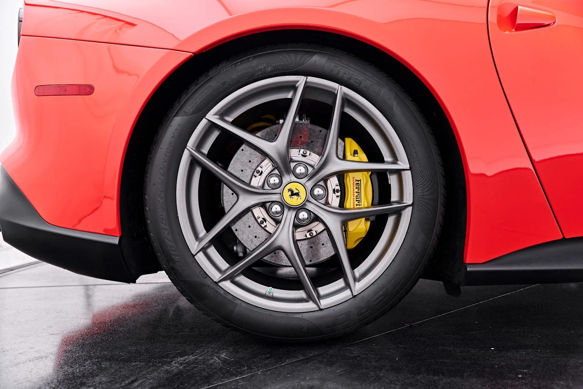 mph038_3176867668_Used_2016_Ferrari_F12_Berlinetta_1790987476_b776571516