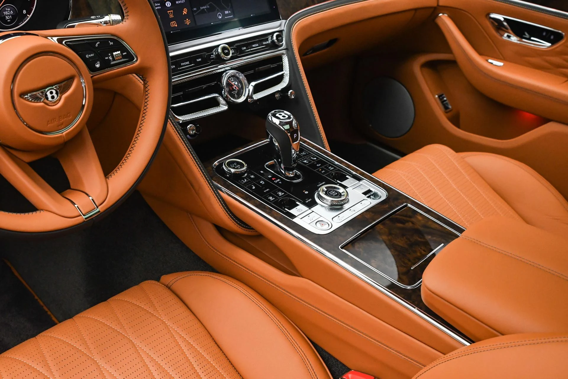 mph038_3182328633_Used_2023_Bentley_Flying_Spur_Azure_1755332932_100a105ccb