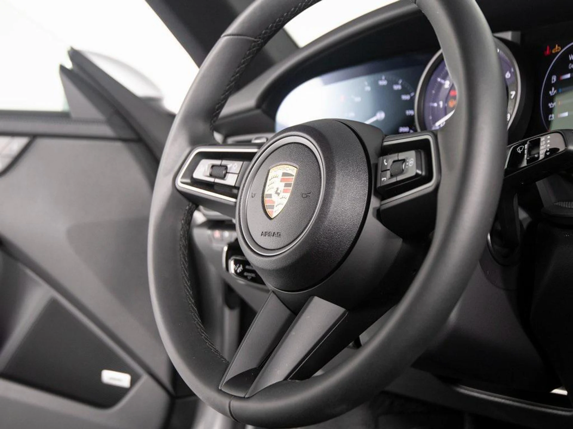 mph038_320677416_g_Ss_Sn_Q8q_JPUP_1twic_Hi_F8_A_UM_2_E_9adcddb673