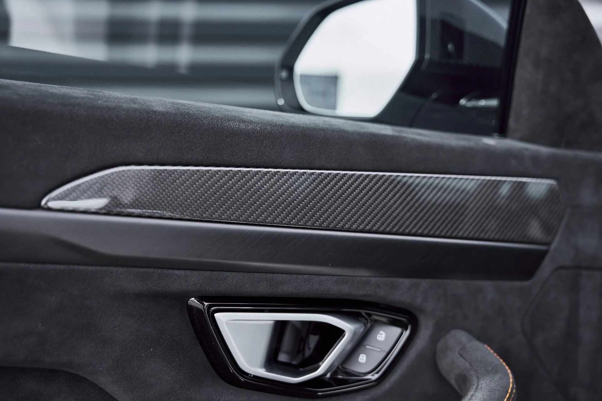 mph038_320762380_Used_2024_Lamborghini_Urus_Performante_1768001143_033284ad59