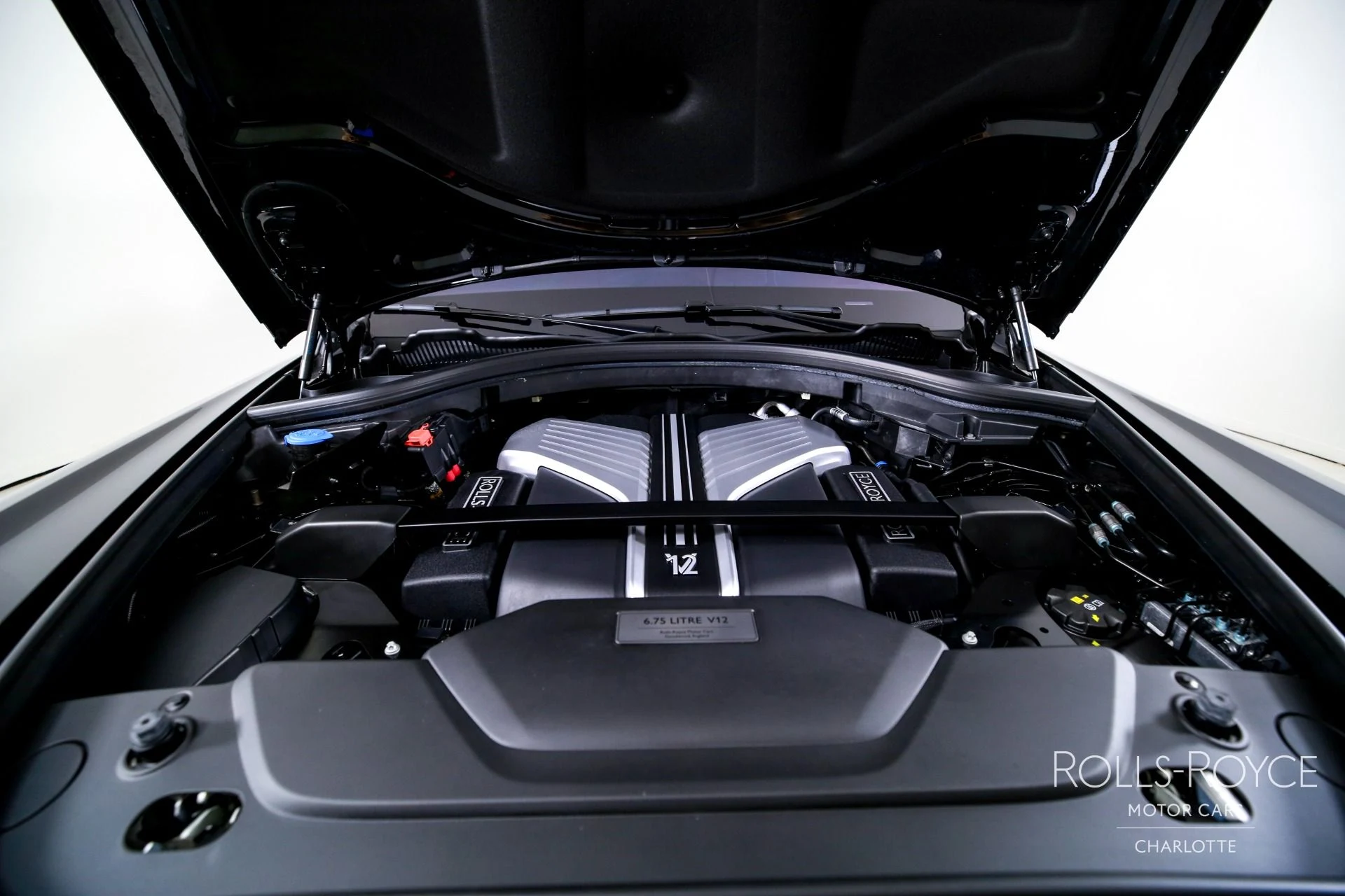 mph038_3209413052_Used_2024_Rolls_Royce_Cullinan_1764777967_2649edf6e3