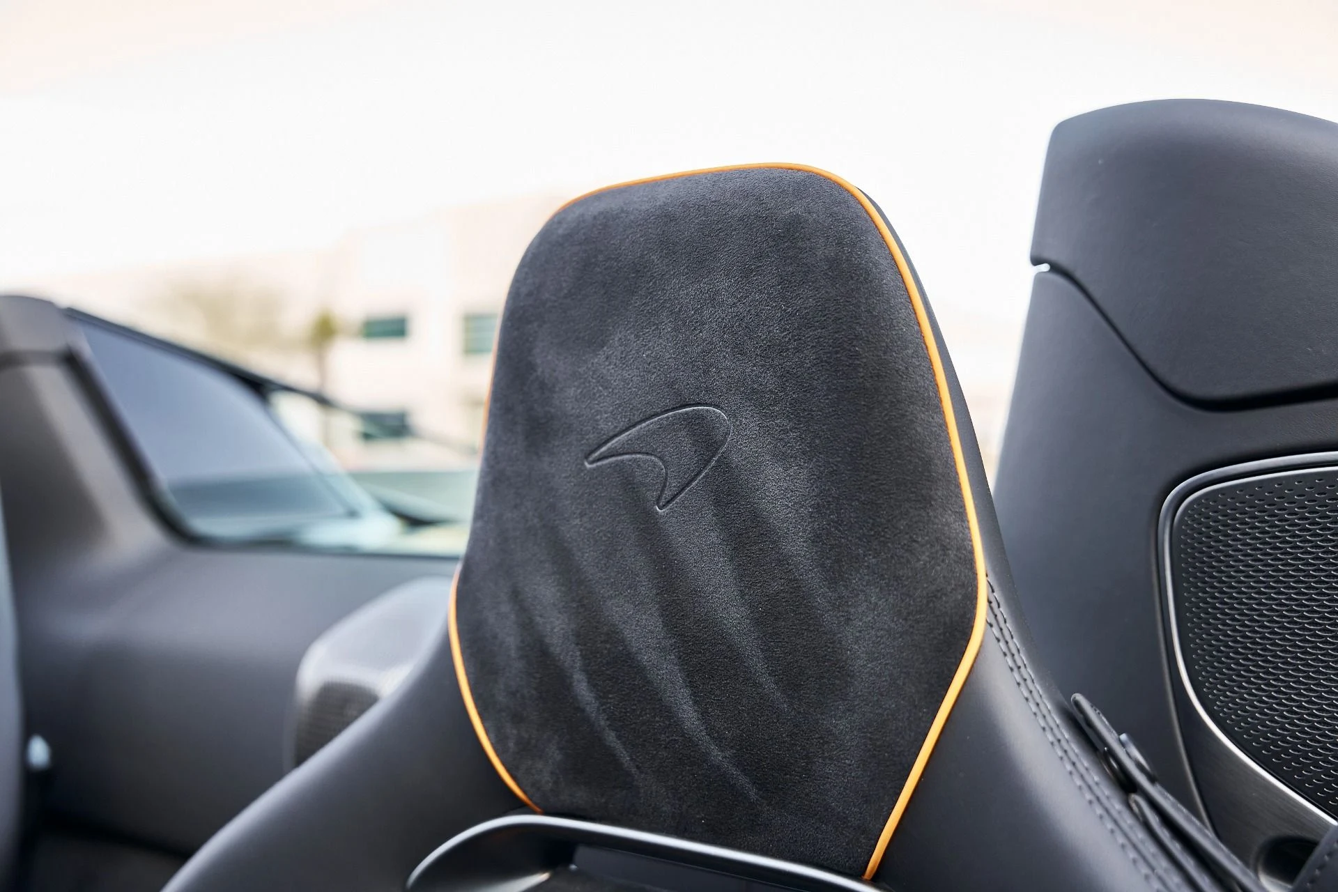 mph038_3212185200_Used_2025_Mc_Laren_Artura_1771382319_25d49634a2