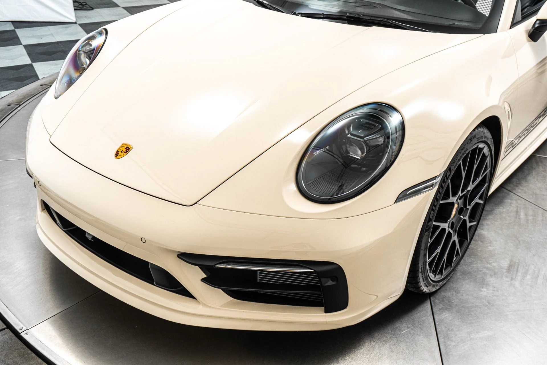 mph038_3212379712_Used_2024_Porsche_911_Targa_4_S_1792178990_b9df6c5f7f