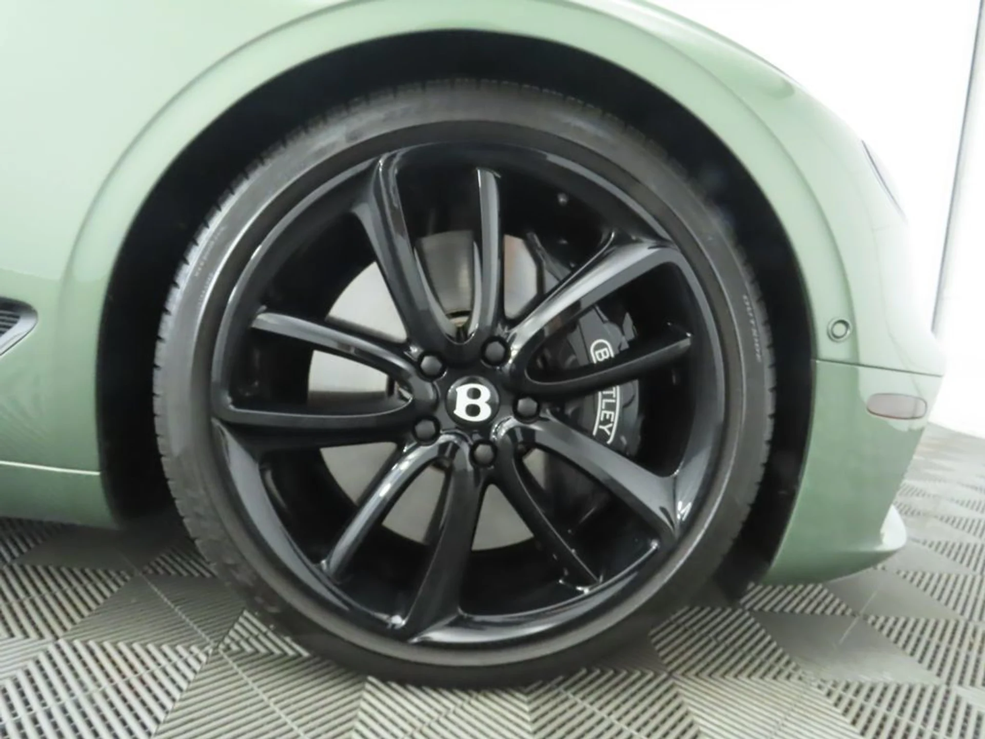 mph038_3213645382_used_2024_bentley_continental_gtv8convertible_8119_22977693_39_1024_15690a826c