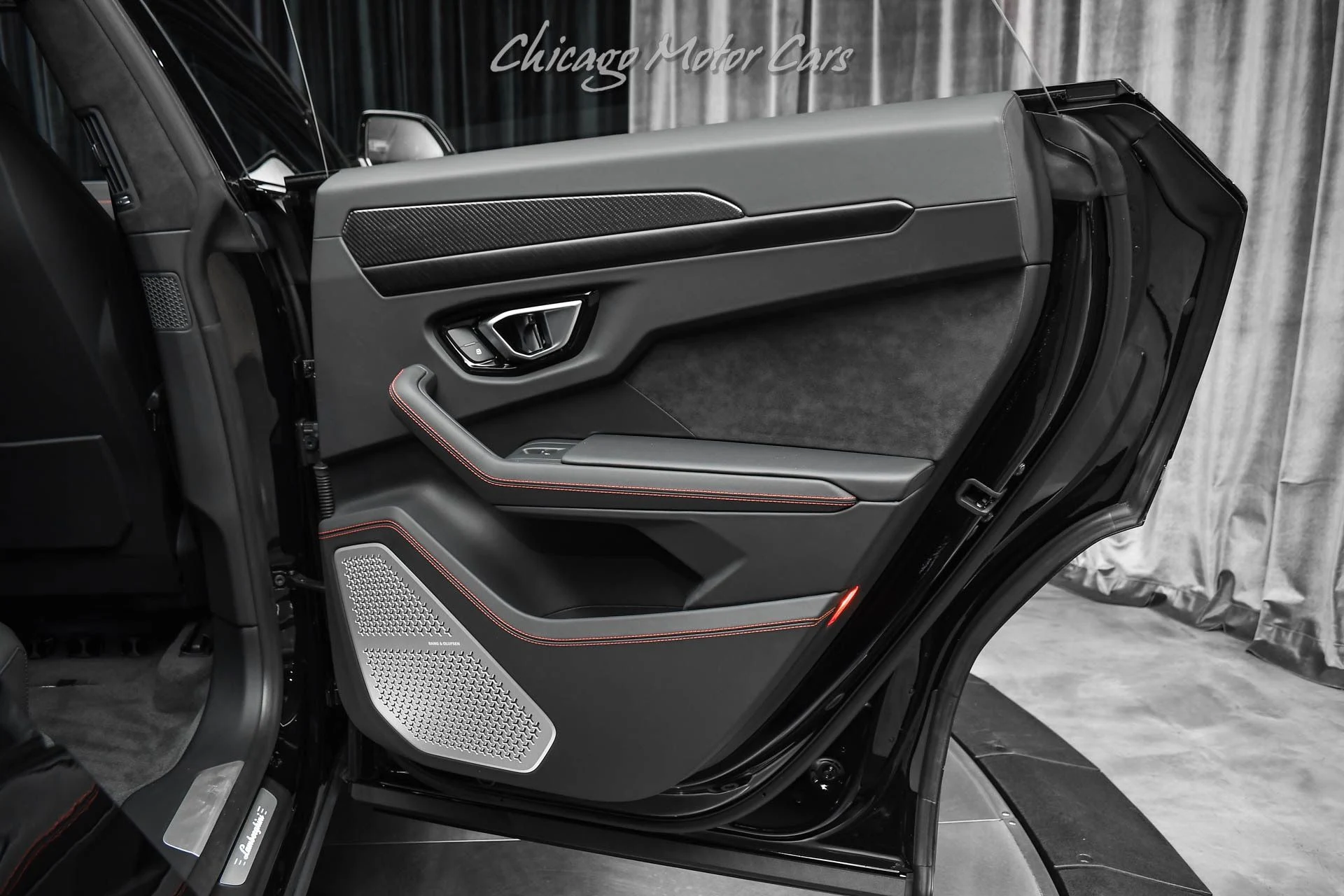 mph038_3216121669_11746_p39_l_8e8140adda