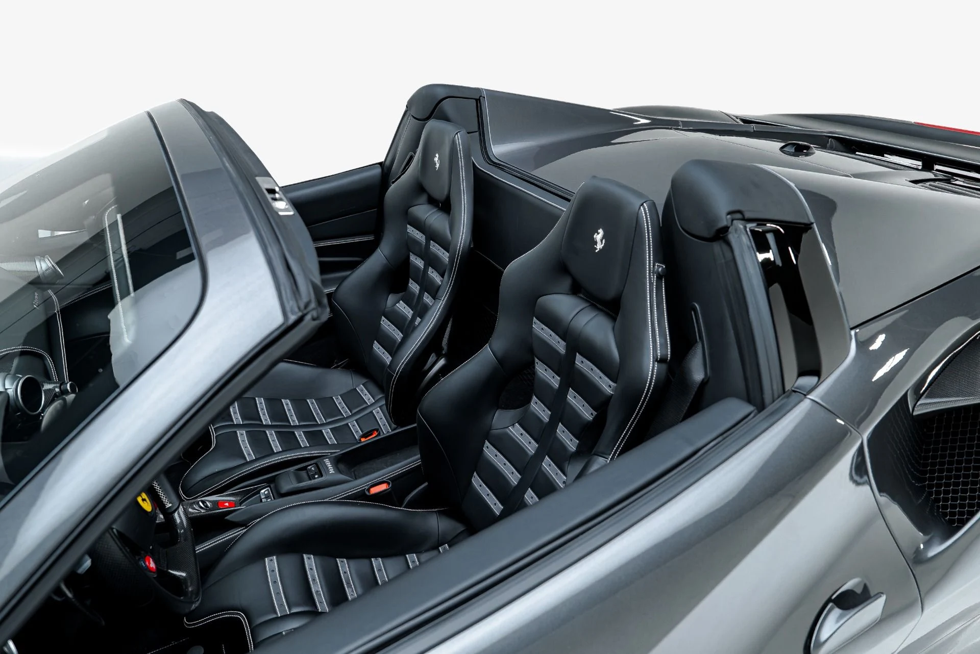 mph038_3216176663_Used_2022_Ferrari_F8_Spider_1792785106_0f3fad9838