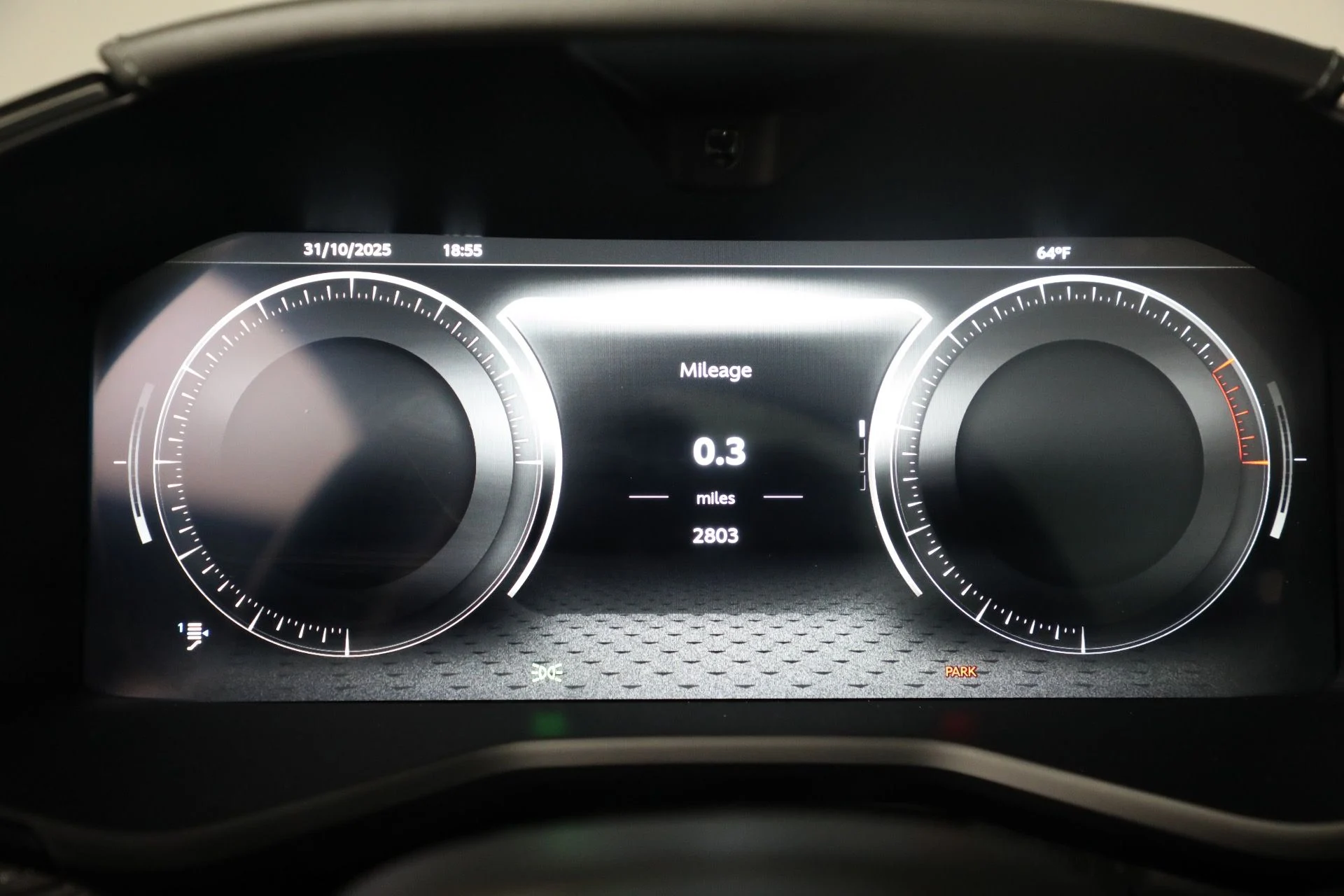 mph038_322154399_New_2025_Aston_Martin_DBX_707_1762018439_a3f4ee6c11