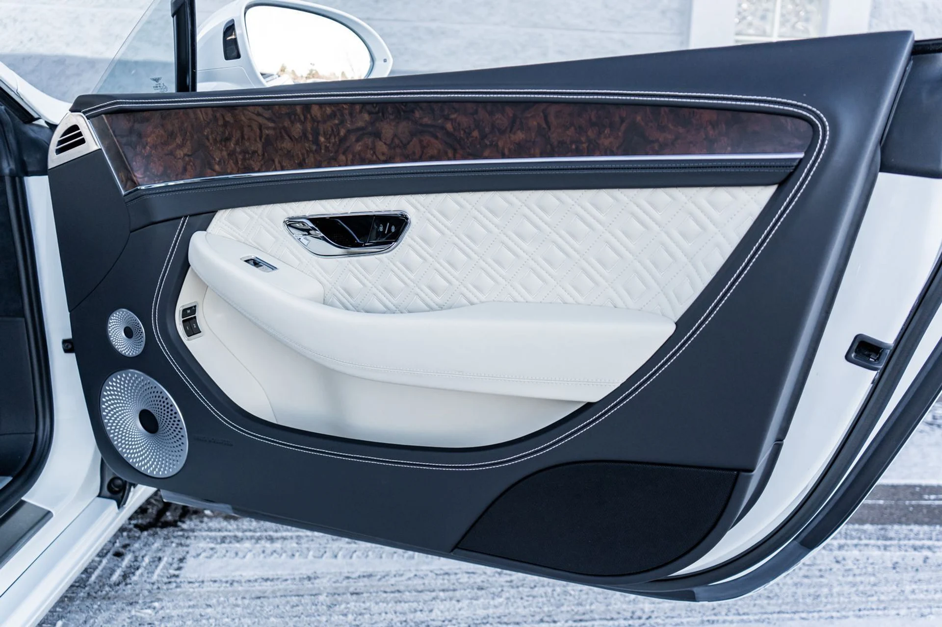 mph038_324280678_e9221db8_d4f0_422c_8729_15ec287beb84_a92c60b771