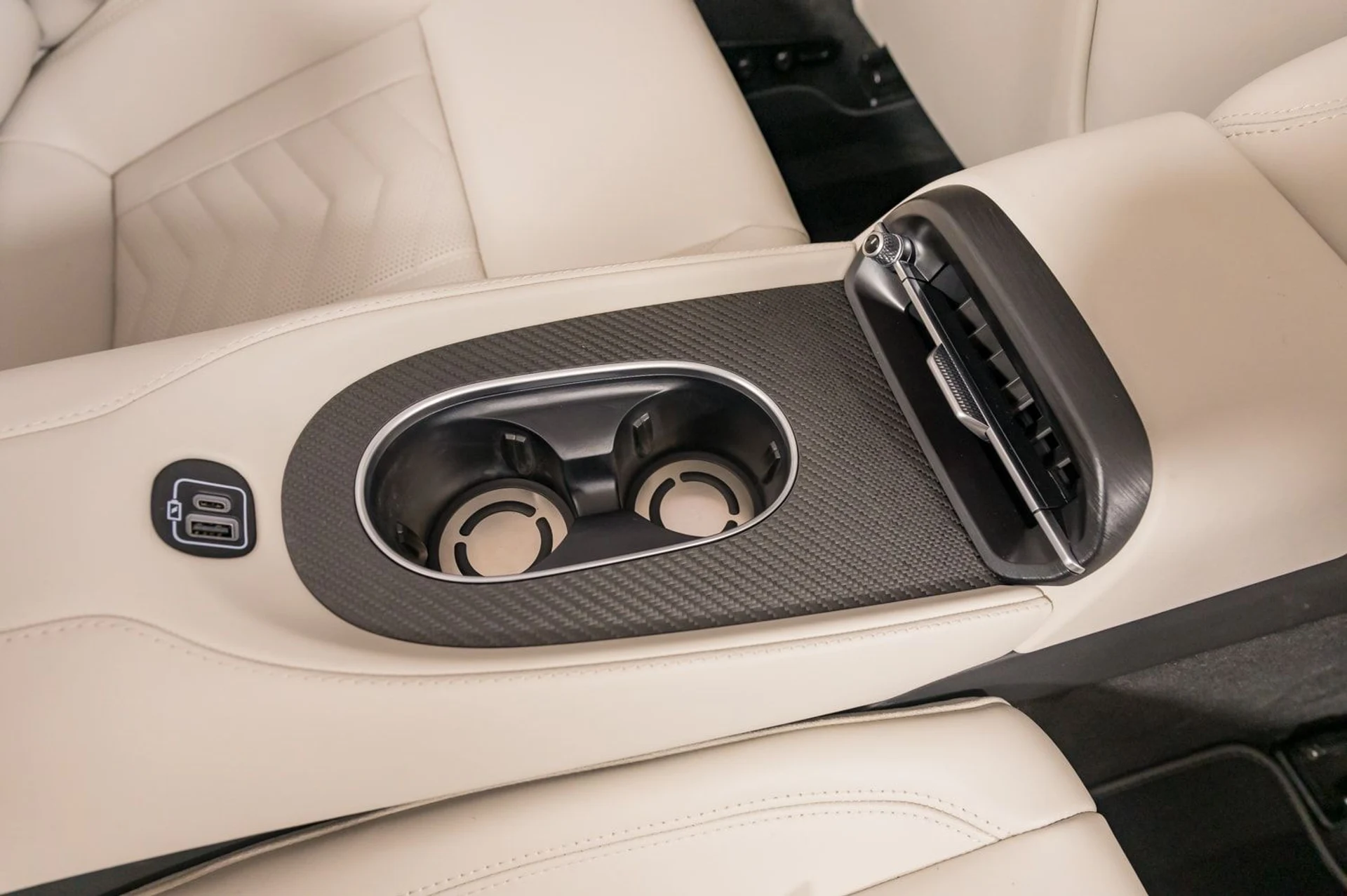 mph038_3245670680_0f8751dd195b452eb133b63b75661fb1_3f7896de23