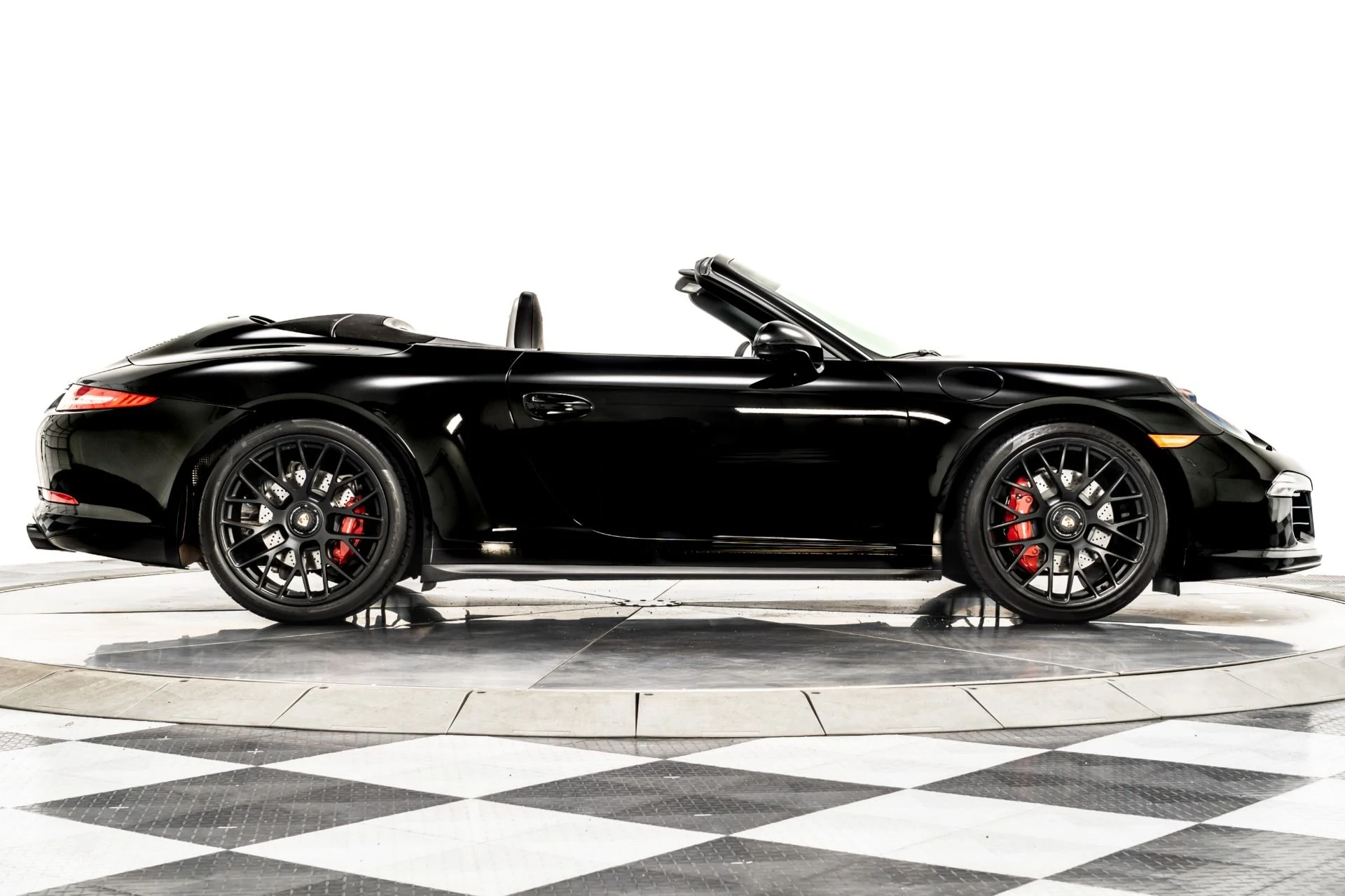 mph038_3249955742_Used_2016_Porsche_911_Carrera_GTS_Cabriolet_18_Way_Seats_GTS_Interior_in_Leather_and_Alcantara_1758127640_8233e1cc46