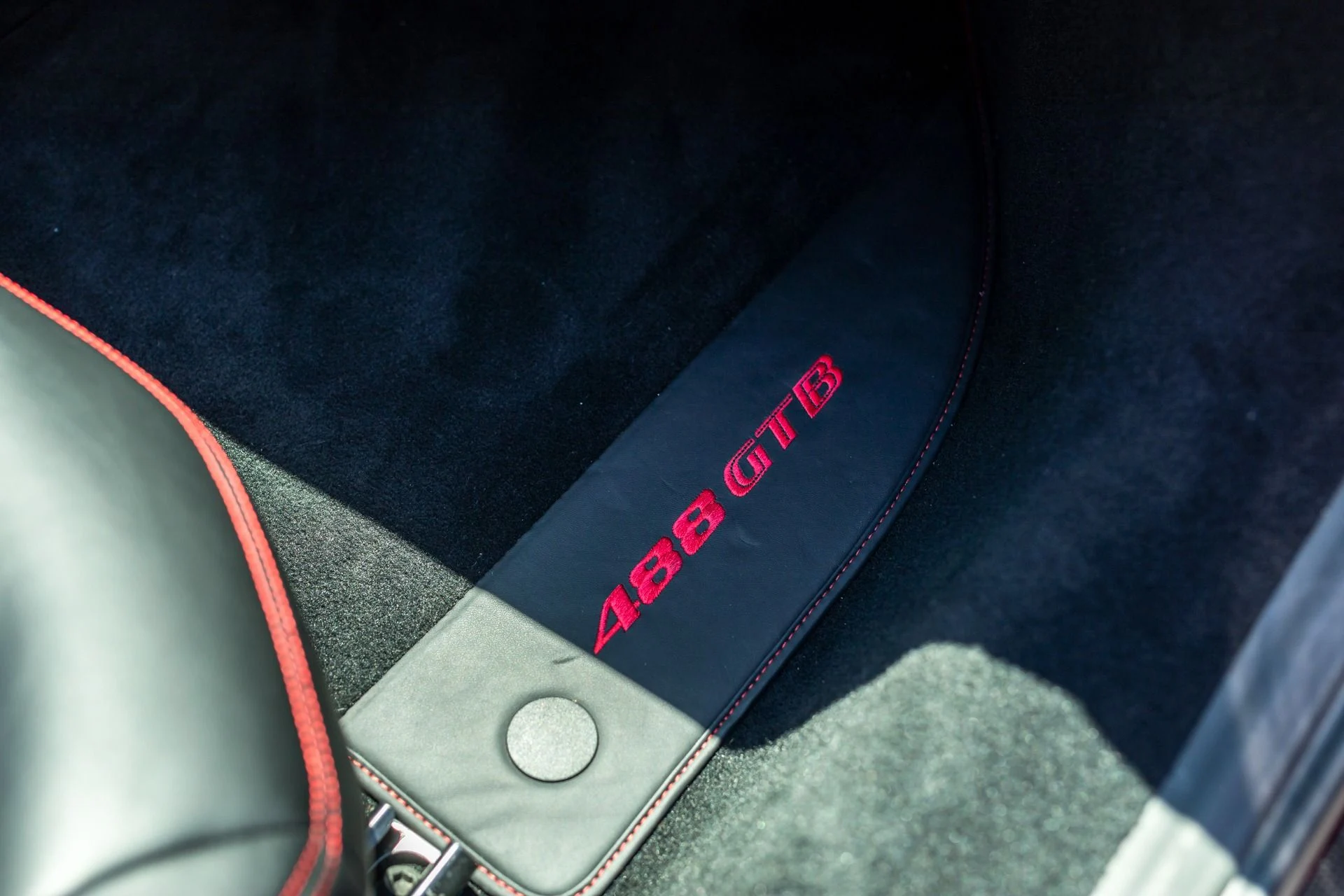 mph038_3251609842_Used_2016_Ferrari_488_GTB_1754854742_219eb9c382