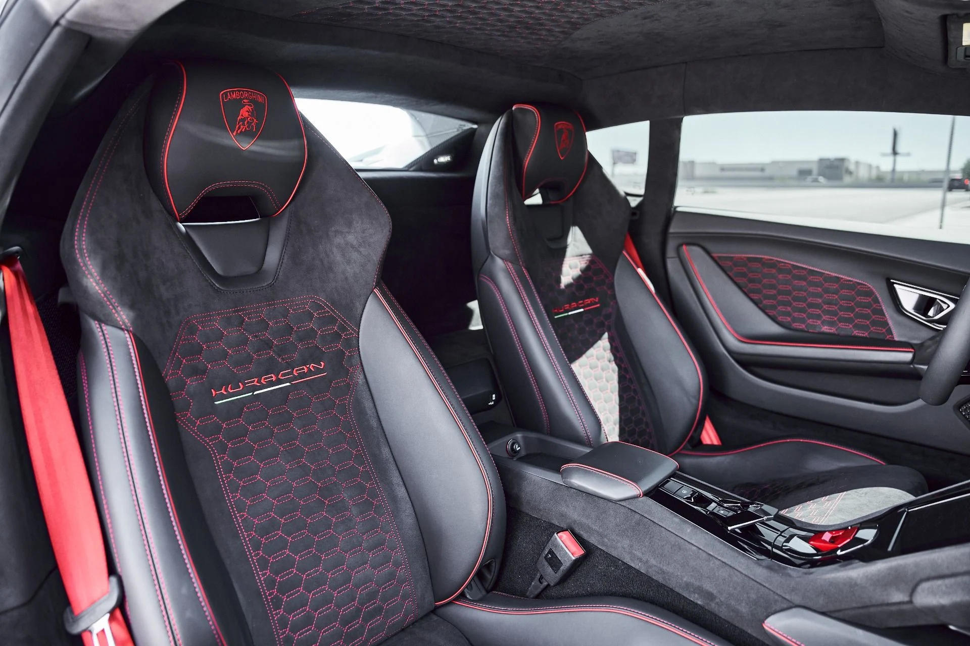 mph038_3256555543_Used_2023_Lamborghini_Huracan_Tecnica_Base_1777013727_049d9129fb