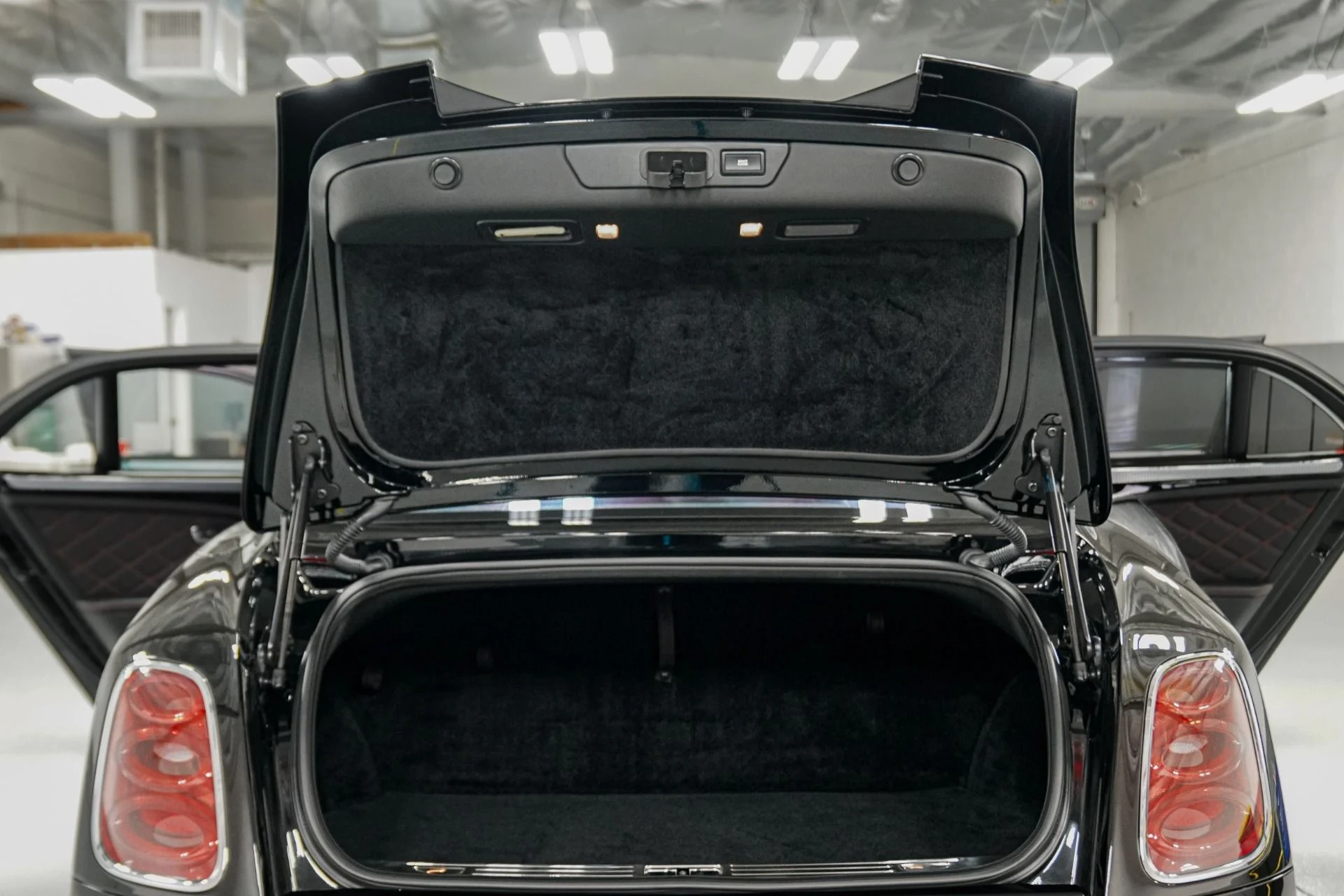 mph038_3262087756_Used_2013_Bentley_Mulsanne_1769559257_7ae73853cc