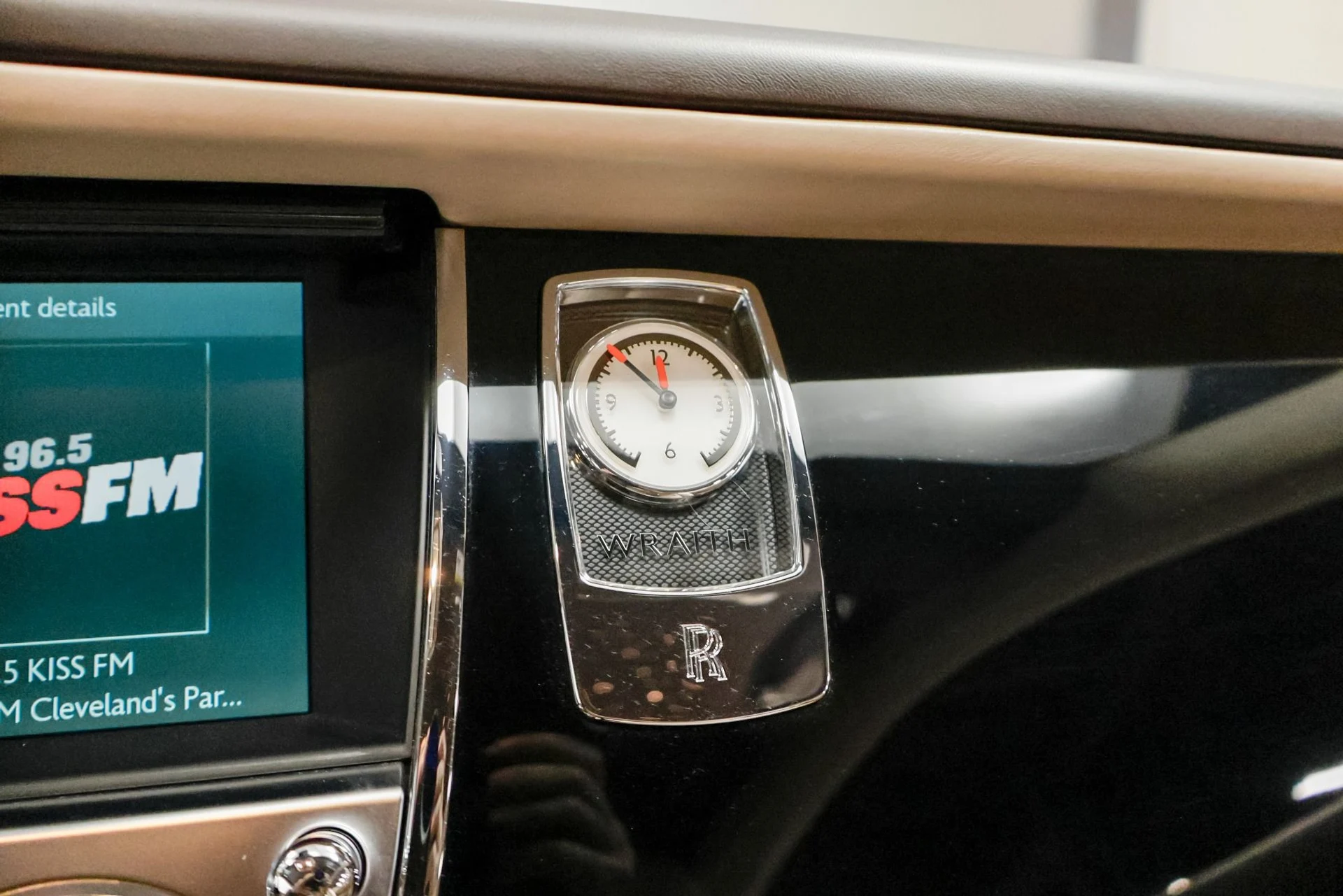 mph038_3268075196_Used_2014_Rolls_Royce_Wraith_1761229895_8d5cf85ebe
