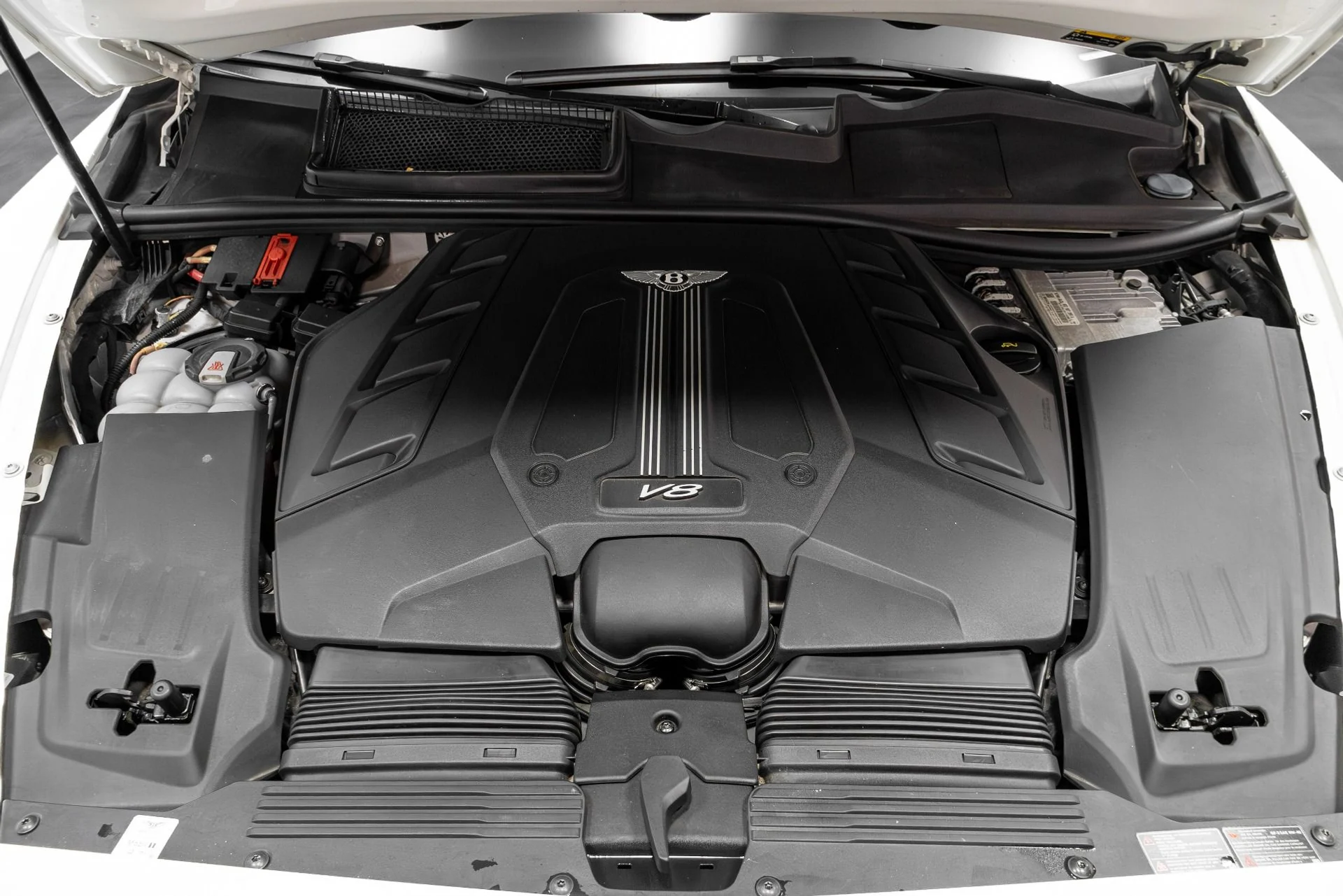 mph038_3290536382_Used_2019_Bentley_Bentayga_V8_1771459975_59b62629d6