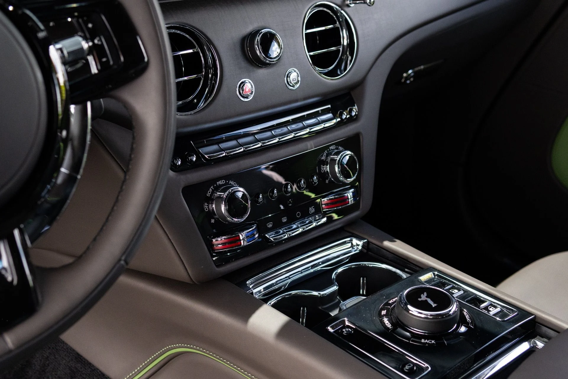 mph038_3291910373_Used_2024_Rolls_Royce_Spectre_1775023108_8c5b2db730