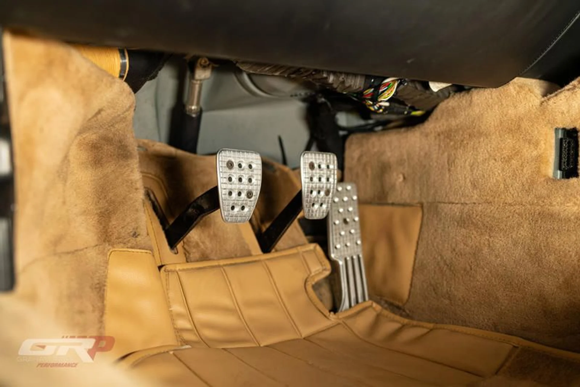 mph038_3301846731_4_A20_BA_15_44_E0_4_C5_A_A704_980_C70_E3_BEDF_469d29db67